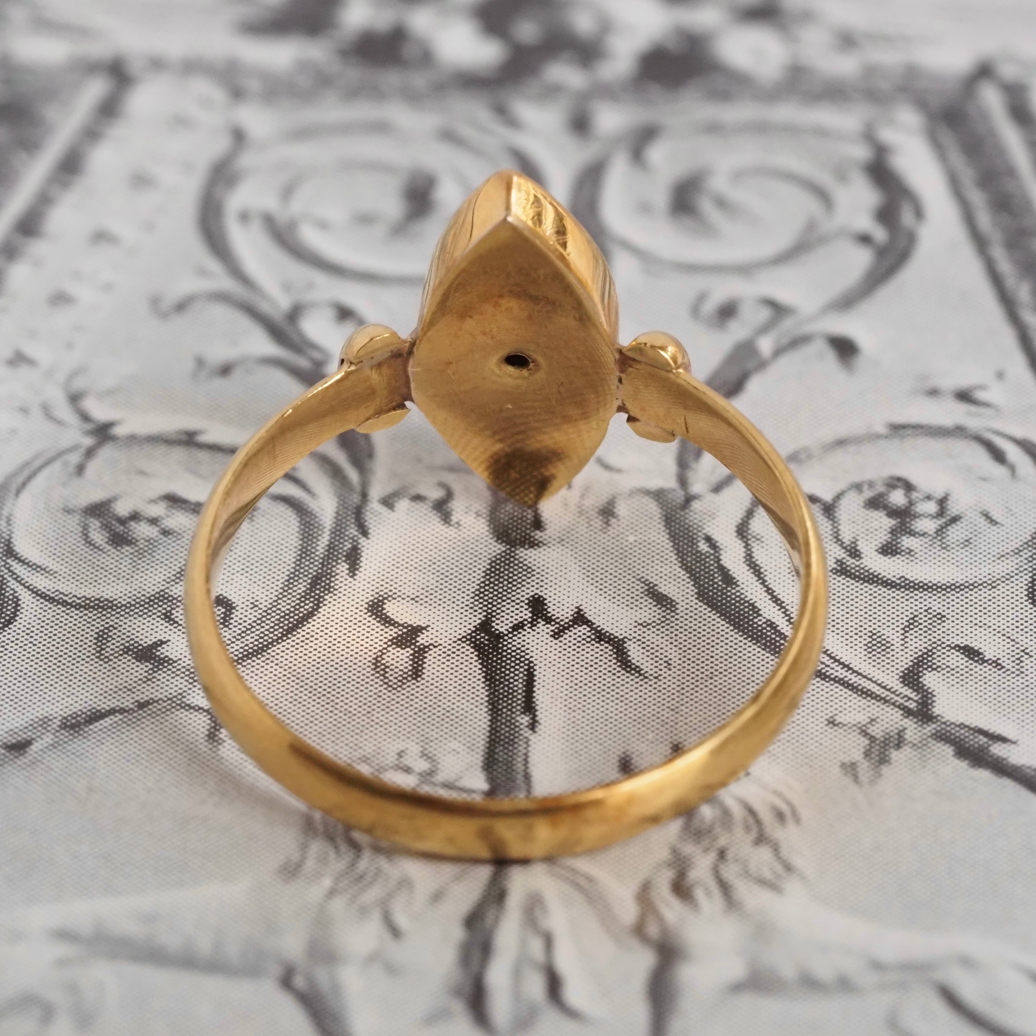 Antique Victorian 18k Gold Ceramic Mary Navette Ring