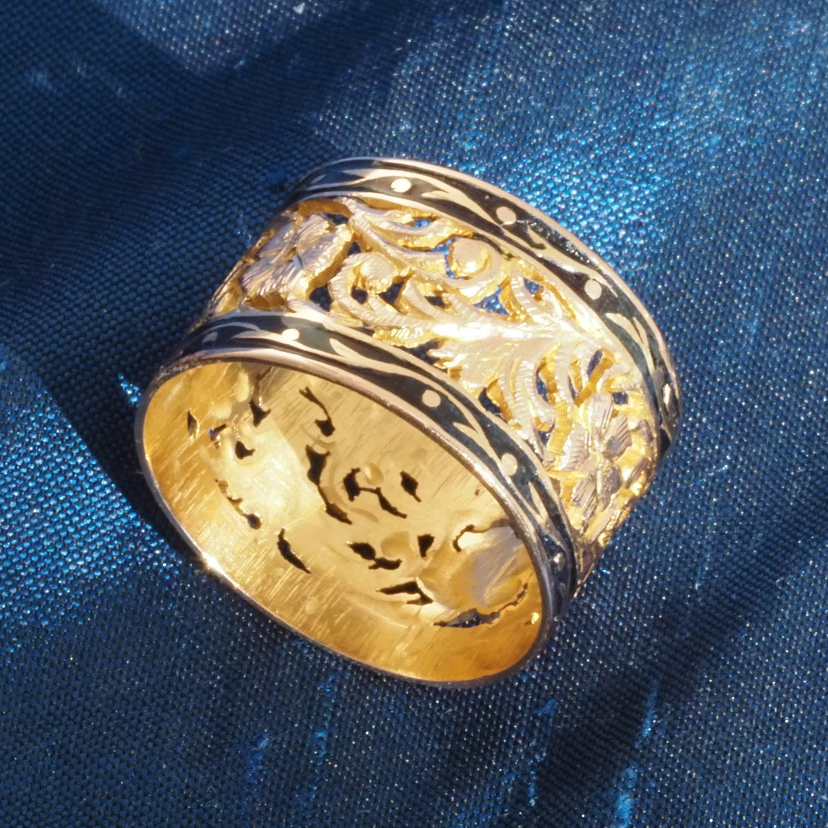 Vintage Ornate Floral Cutouts Enamel and 14k Gold Band