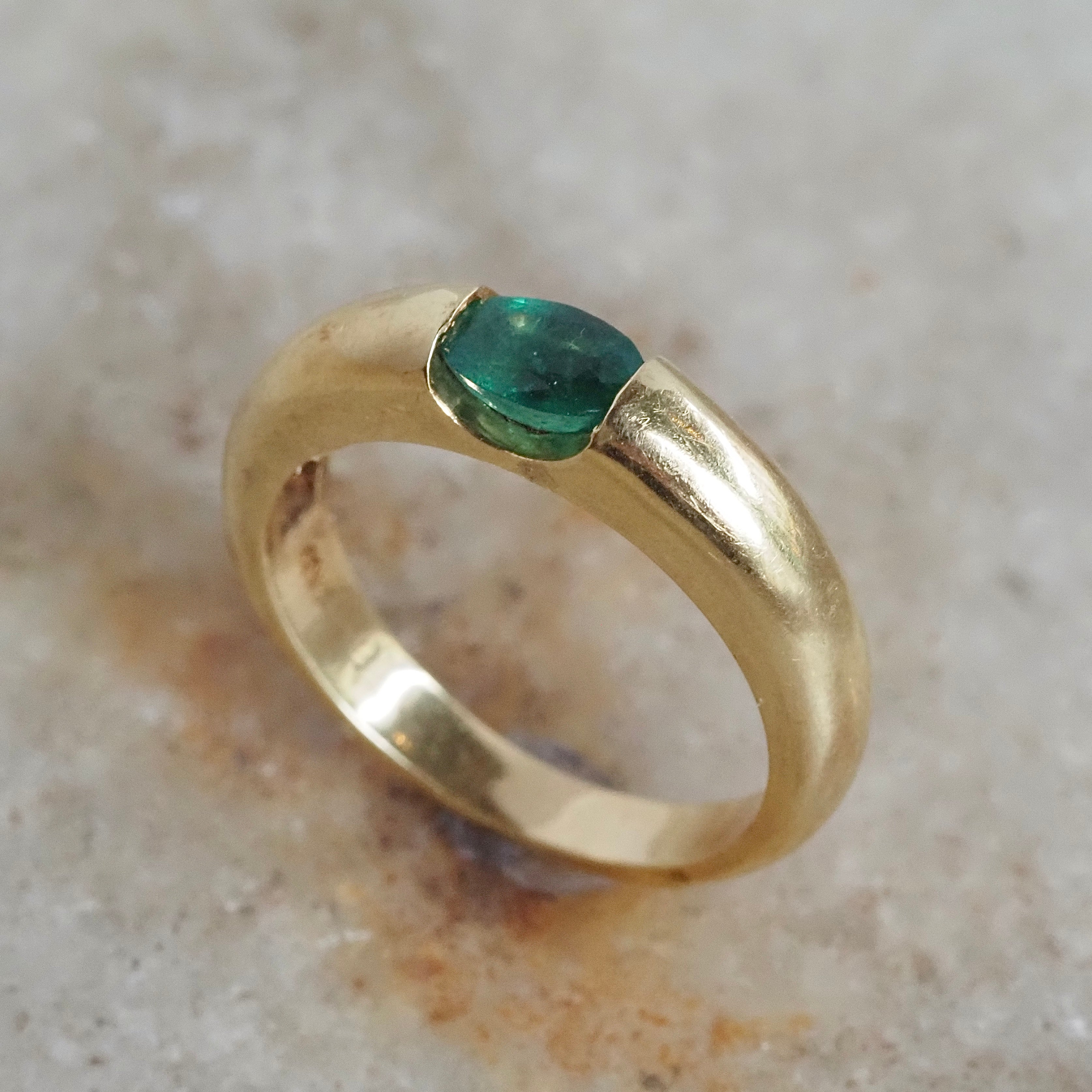 Vintage 18k Gold Emerald Ring