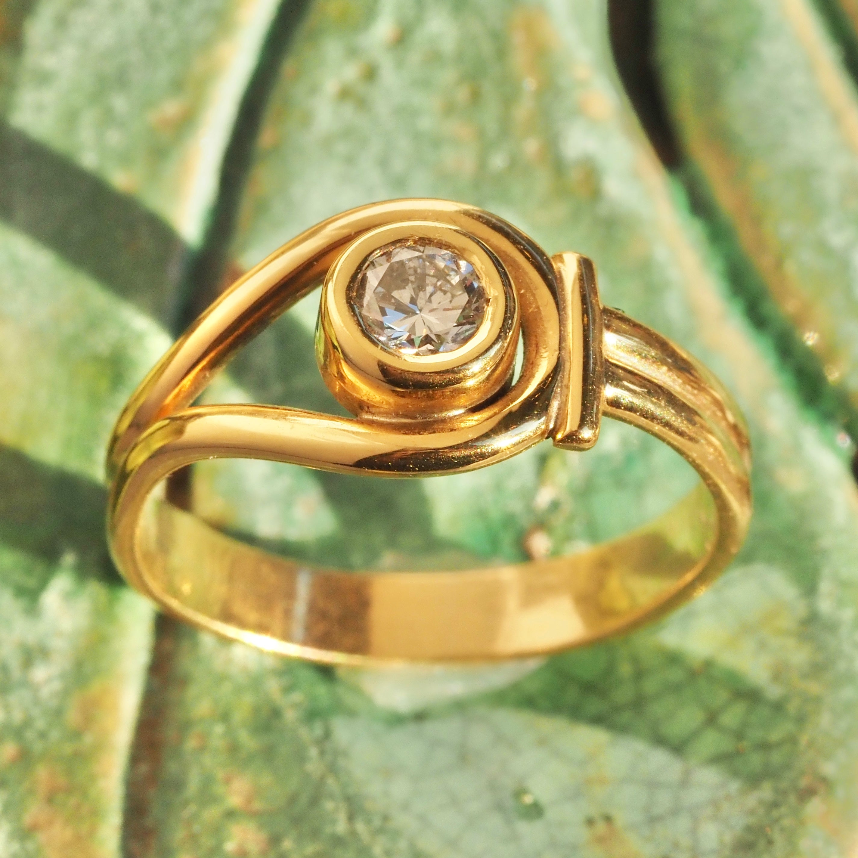Vintage Portuguese Diamond Loop 19k Gold Ring