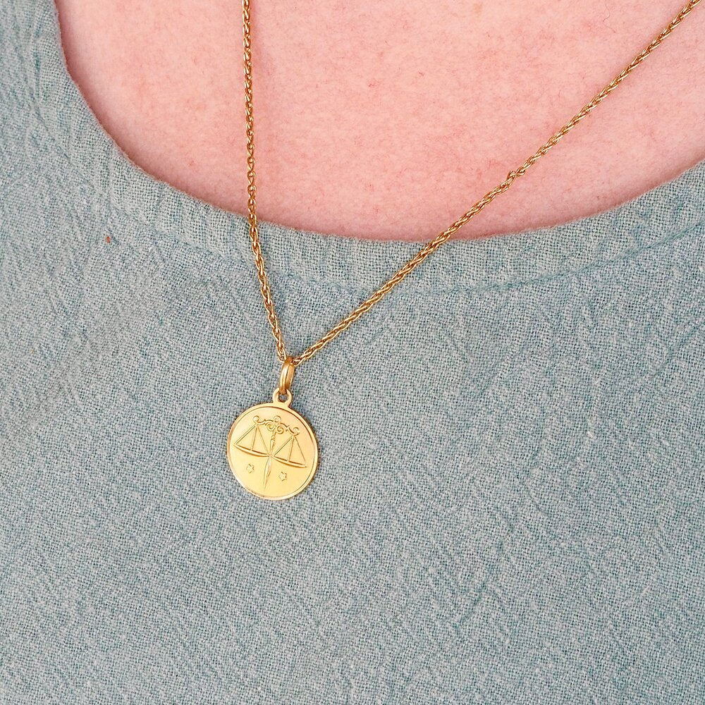 Vintage Italian 18k Gold Libra Pendant