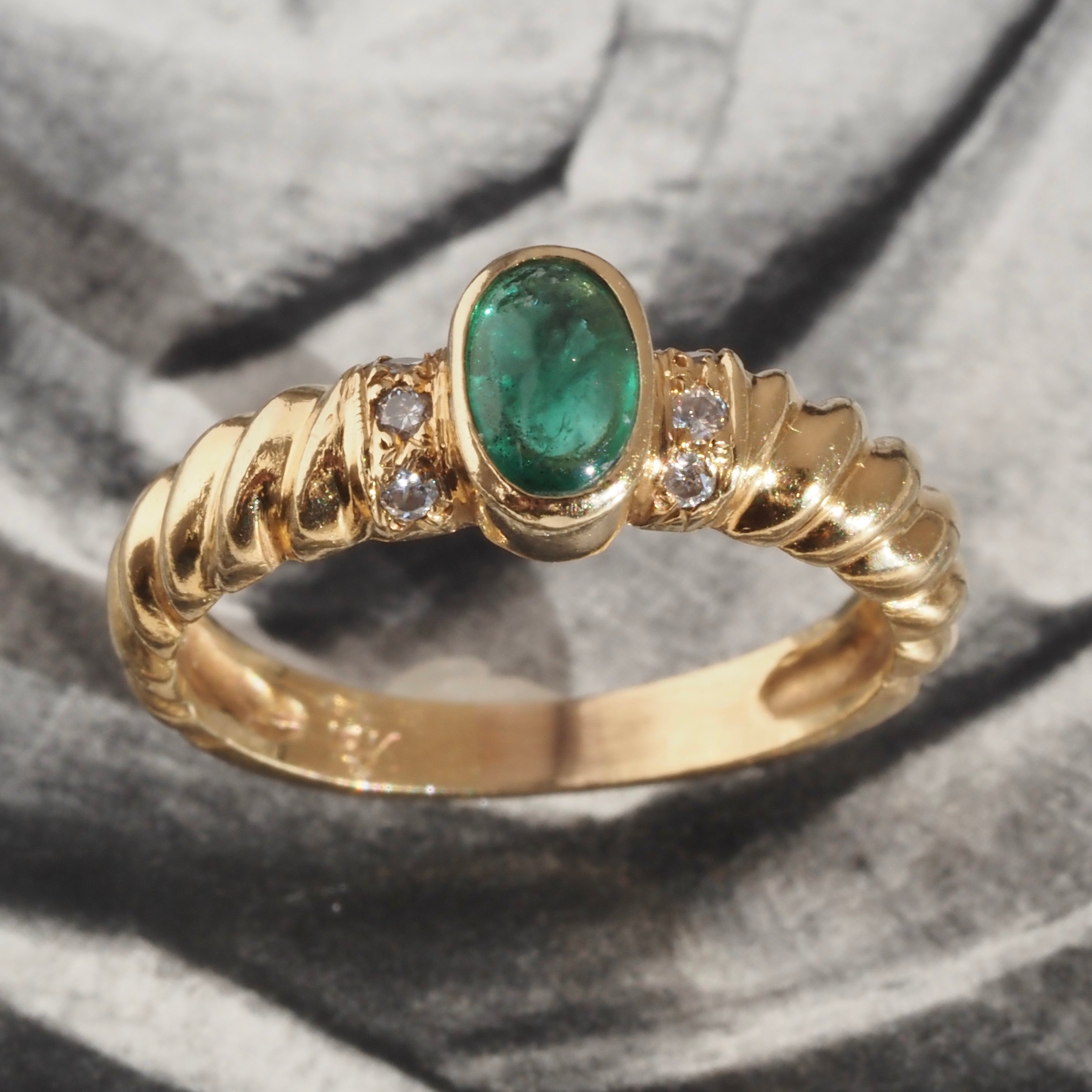 Vintage Twisty Emerald and Diamond 18k Gold Ring
