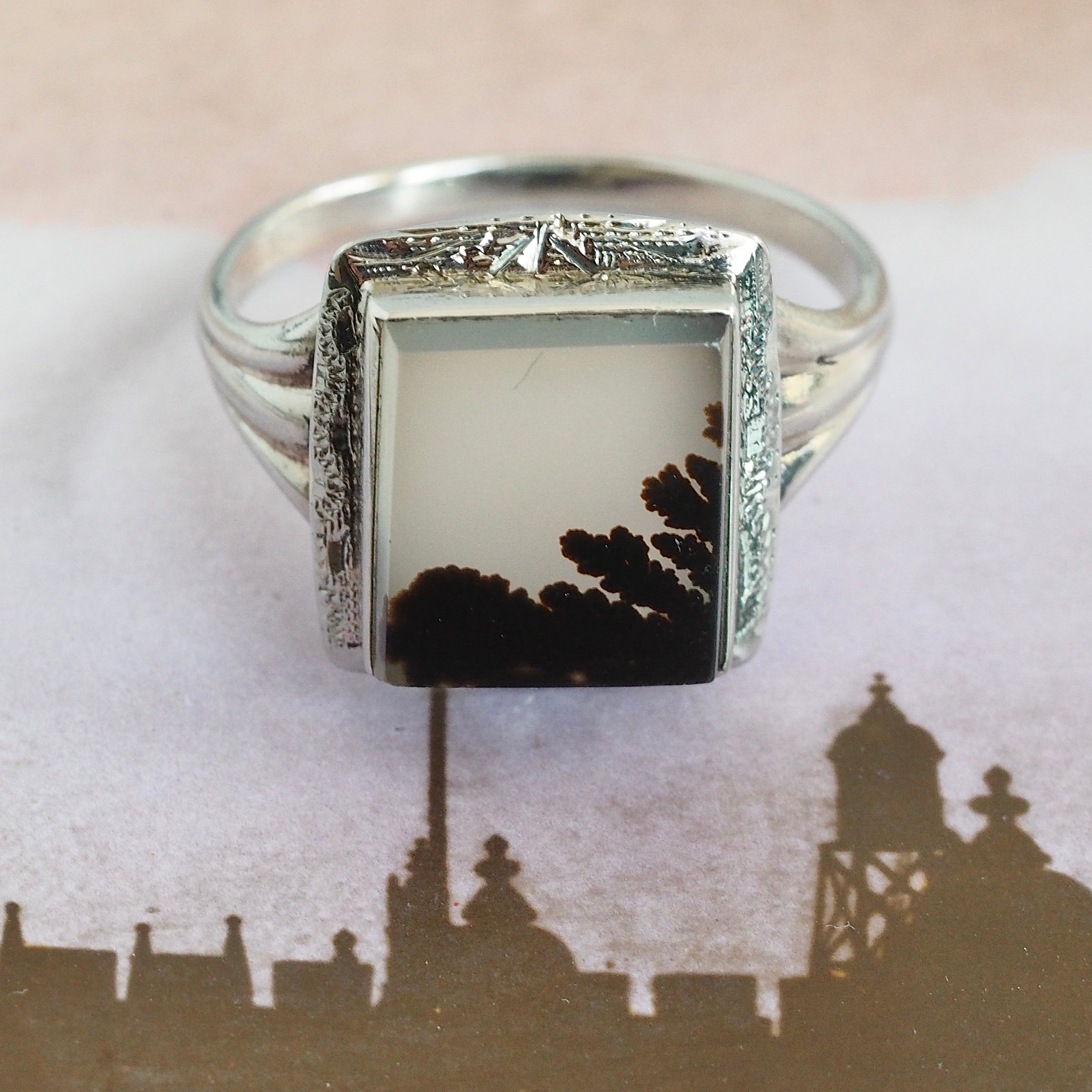 Antique Art Deco 10k White Gold Agate Ring