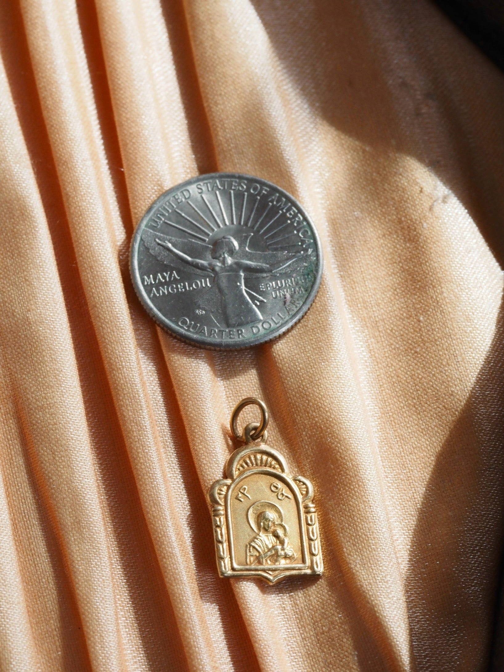 Vintage 18k Gold Mary Charm