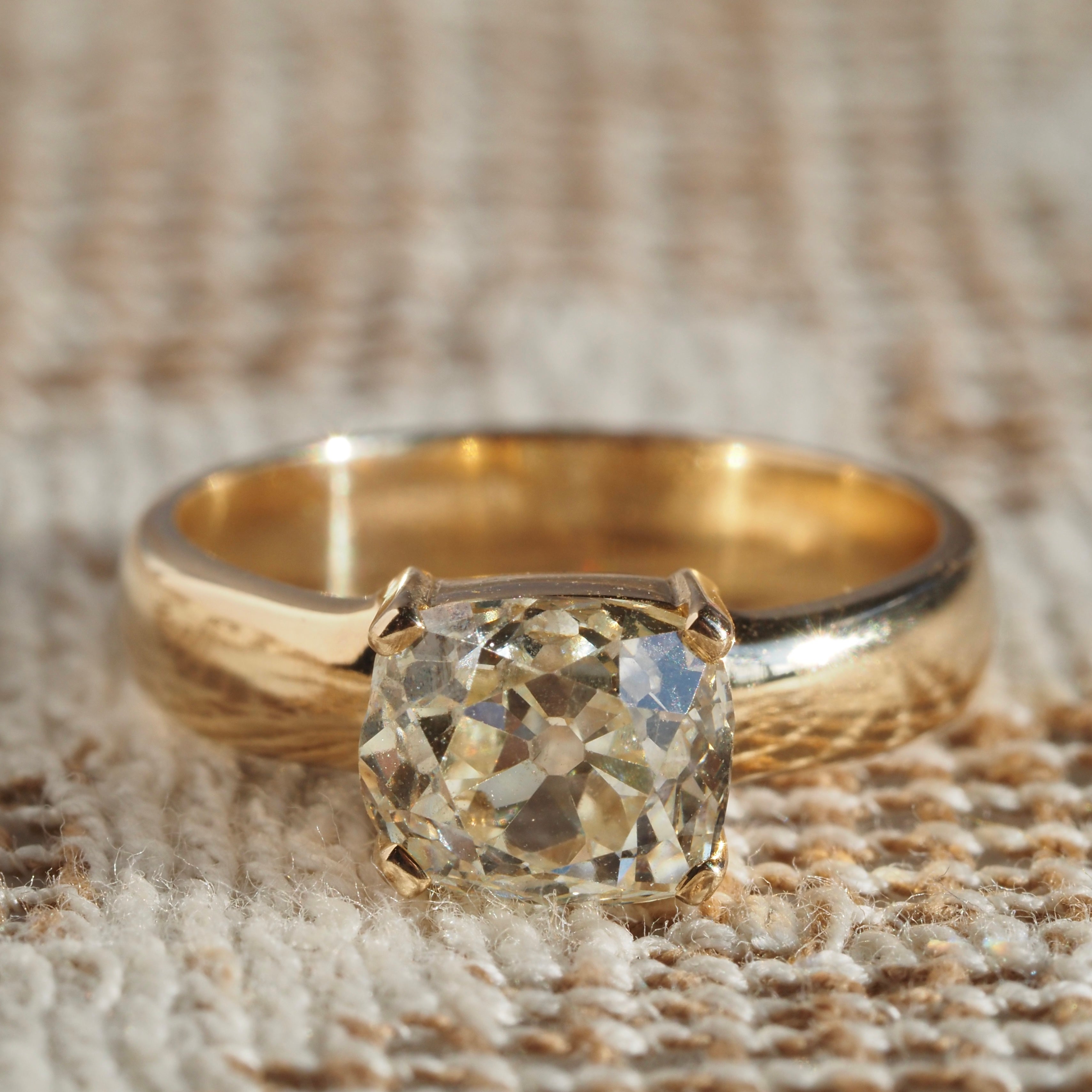 Antique 2ct Old Mine Cut Cushion Diamond in 14k Gold Engagement Ring