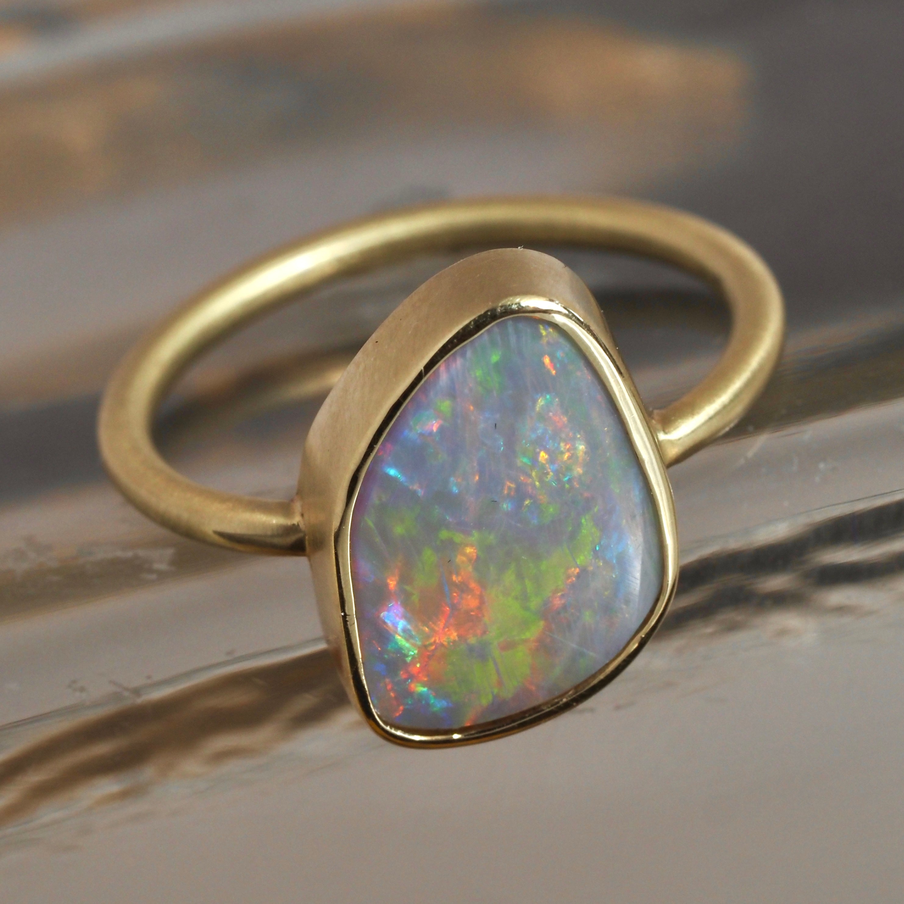 Opal 18k Gold Ring