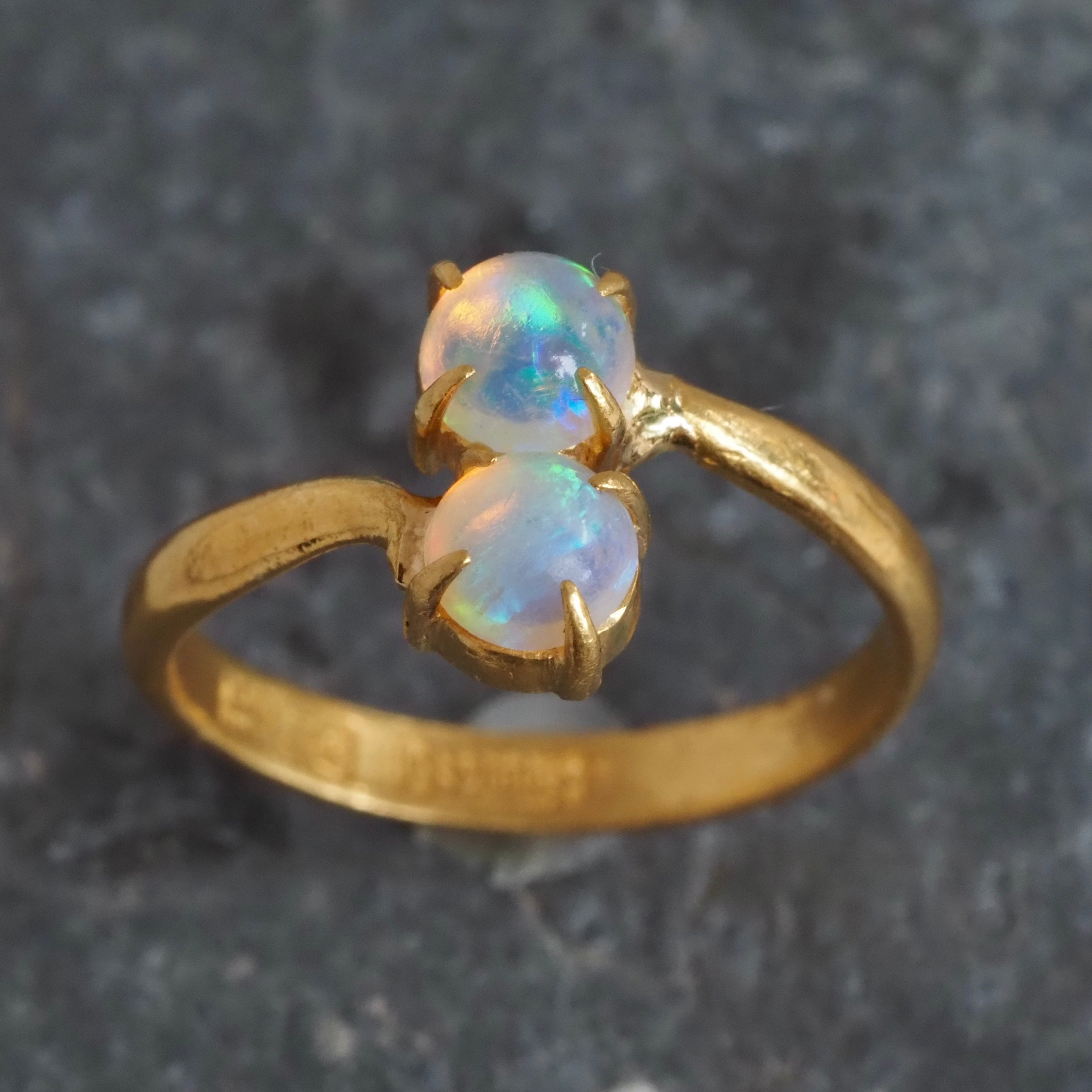 Vintage 22k Gold Jelly Opal Bypass Ring