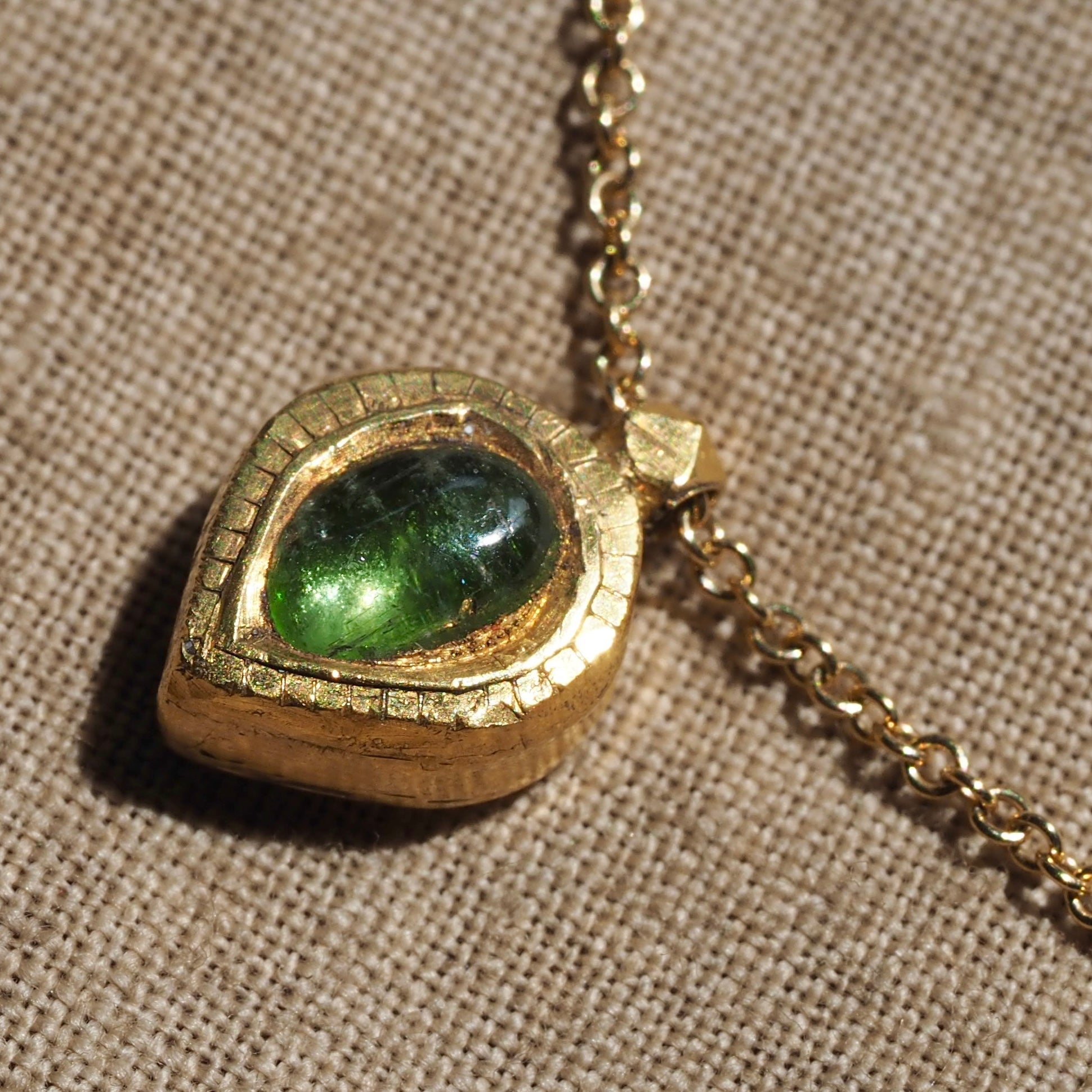 Vintage Indian 22k Gold Tourmaline Pendant on 18k Gold Rolo Chain