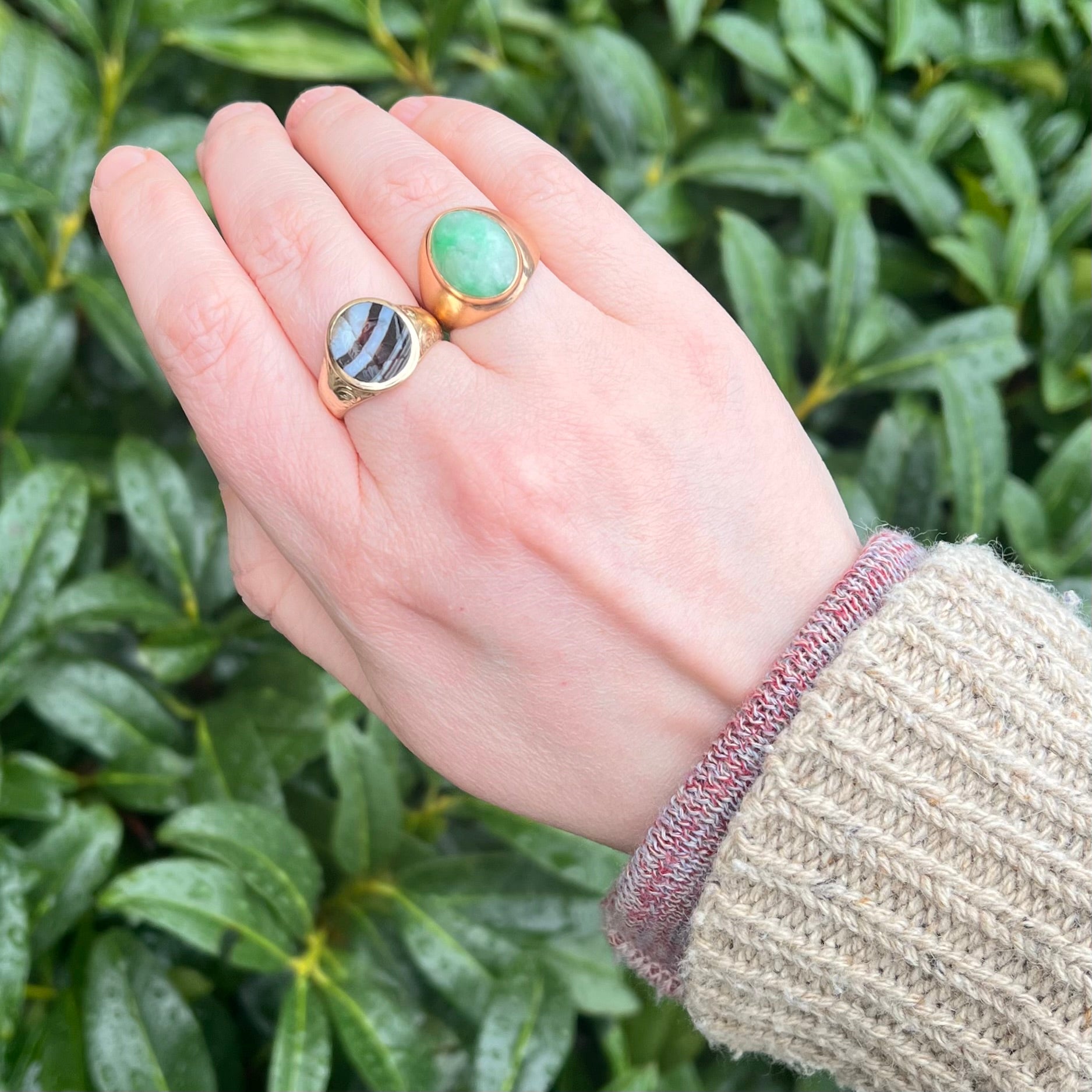 Vintage Jade Cabochon 18k Gold Ring