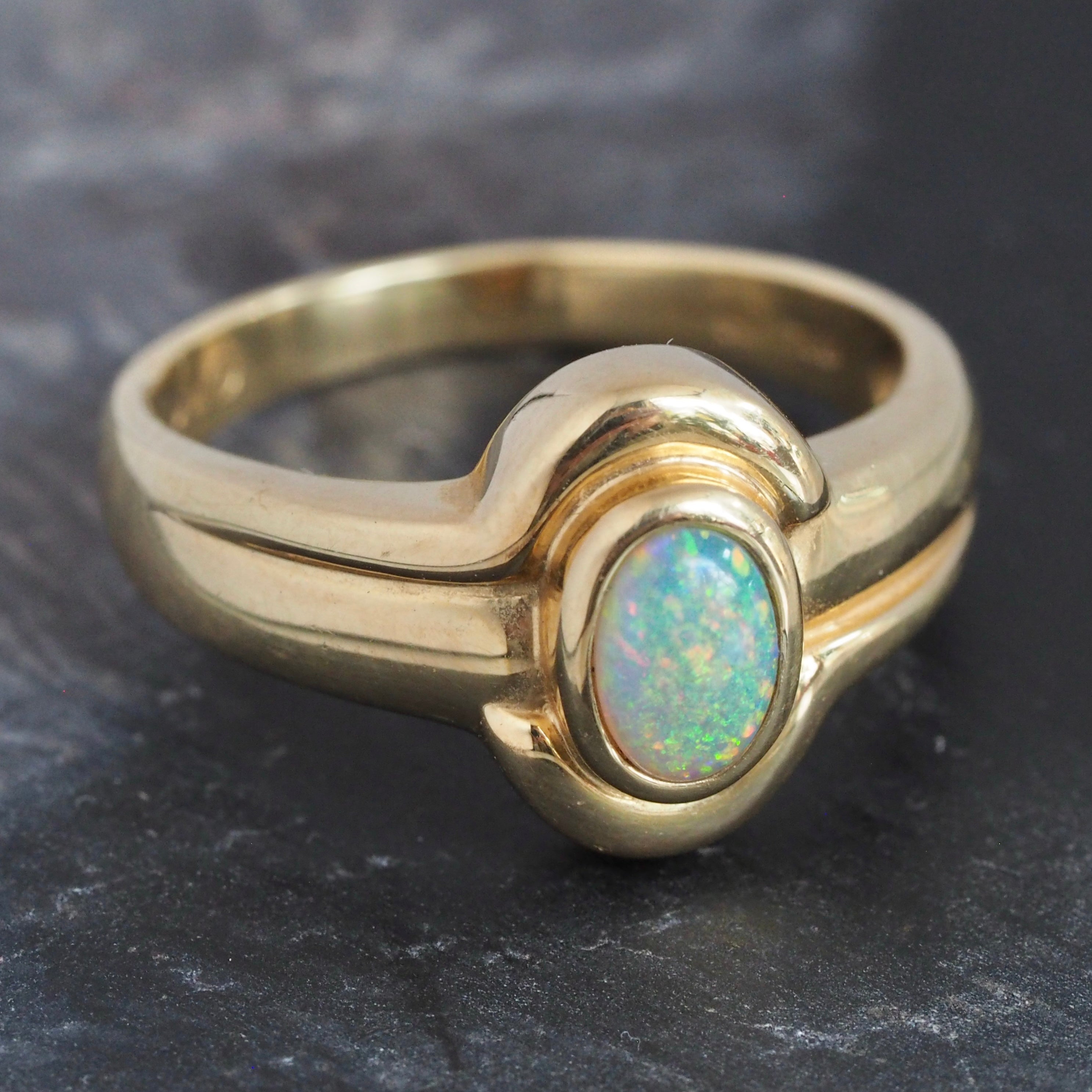 Vintage Modernist 18k Gold Opal Ring