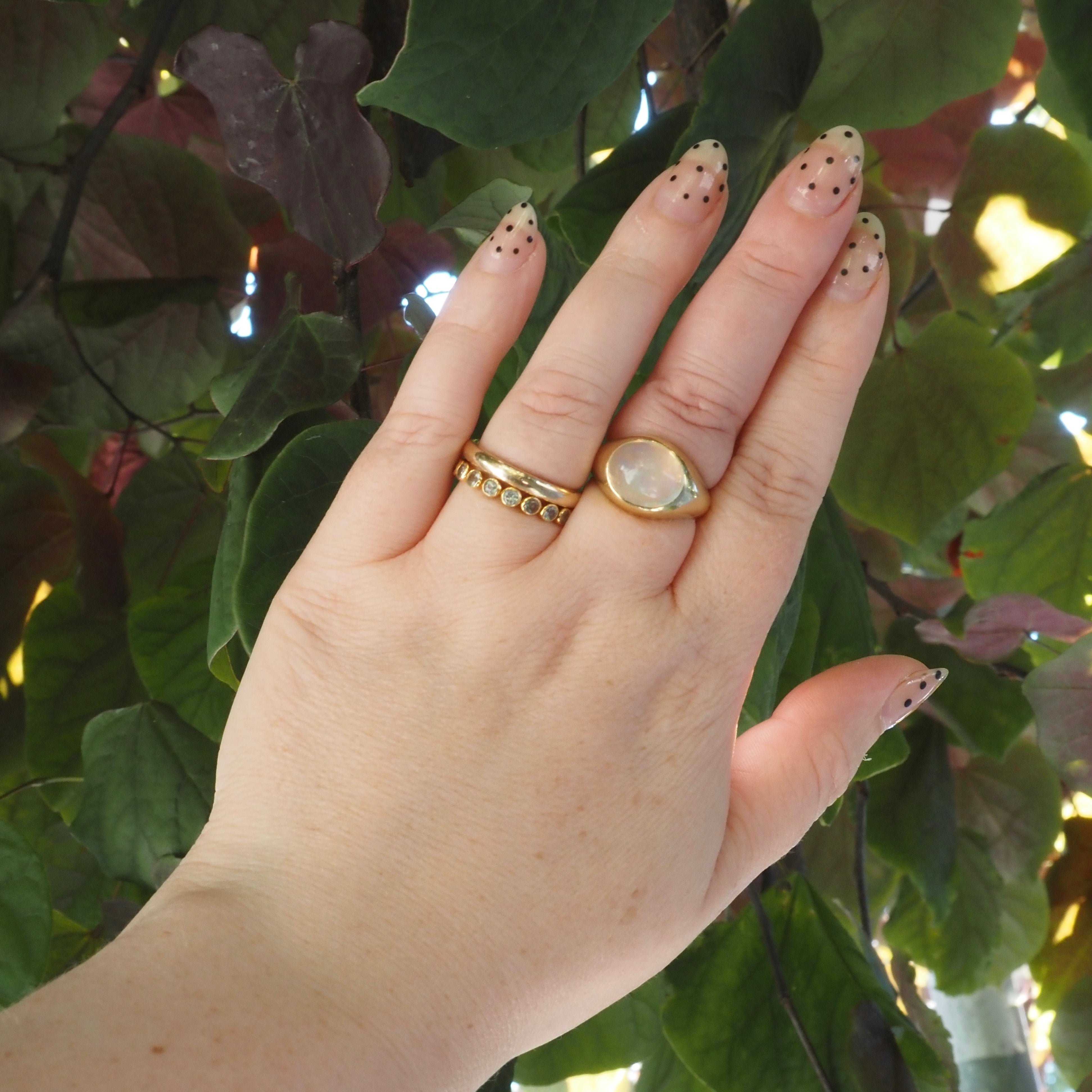Jelly Opal Cabochon 18k Gold Dome Ring