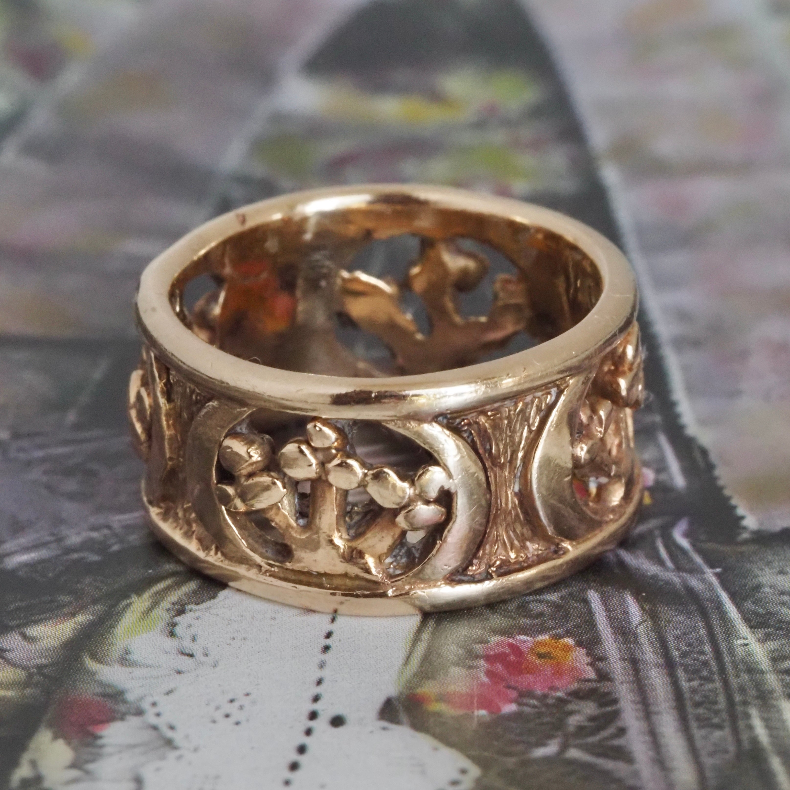 Vintage Joshua Tree Floral 14k Gold Open Work Band