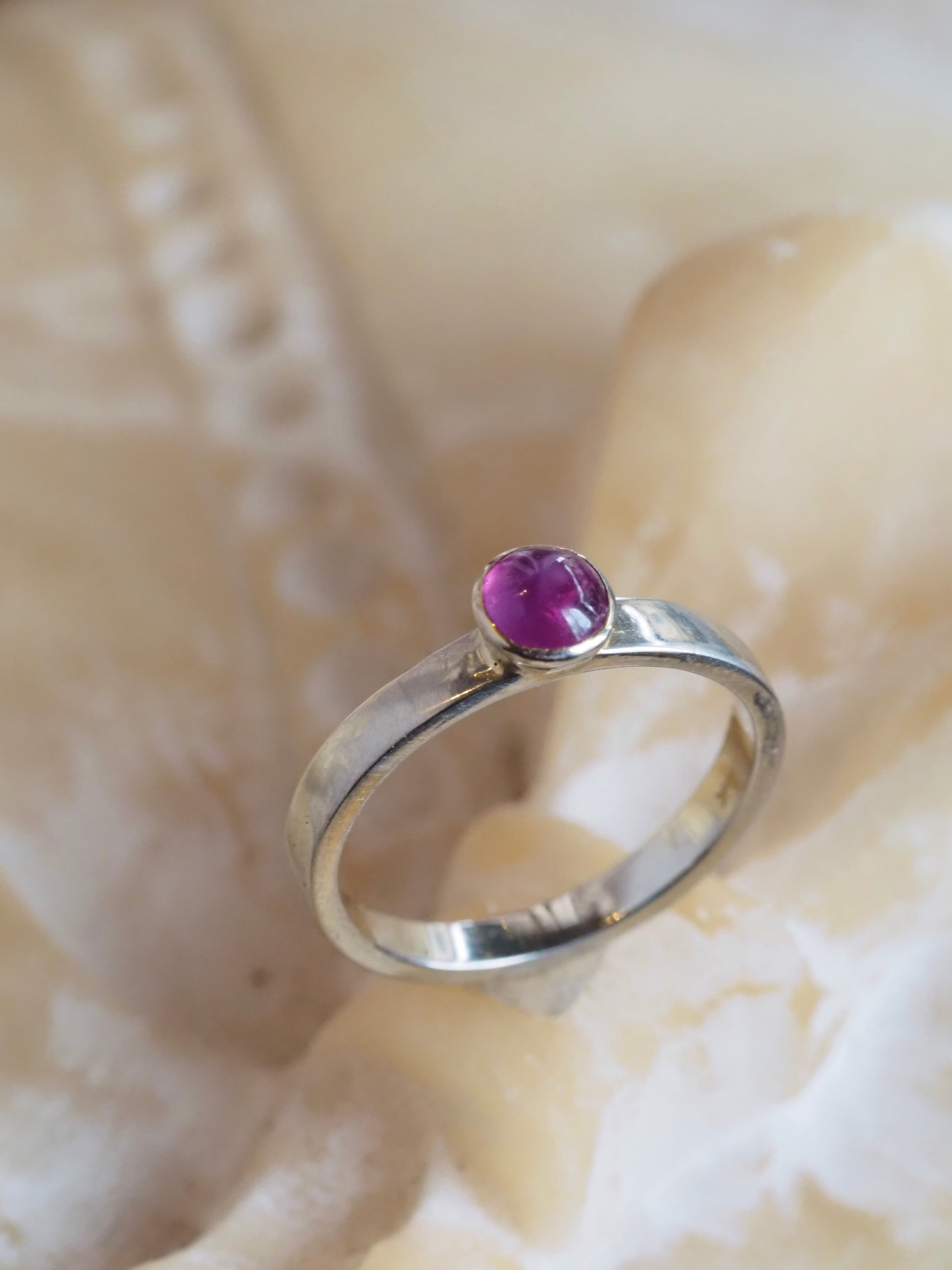 Vintage 14k White Gold Natural Star Ruby Ring