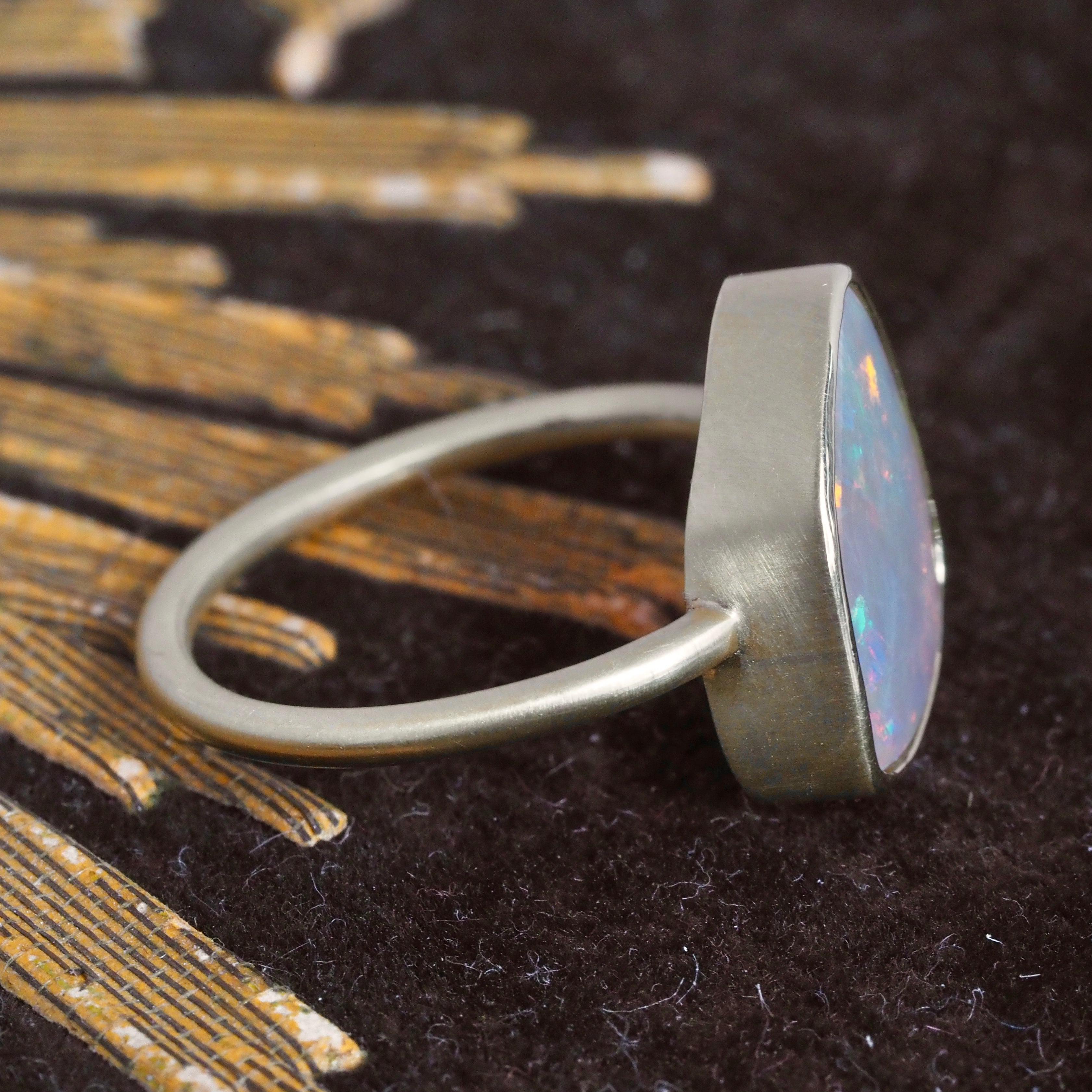Opal 18k Gold Ring