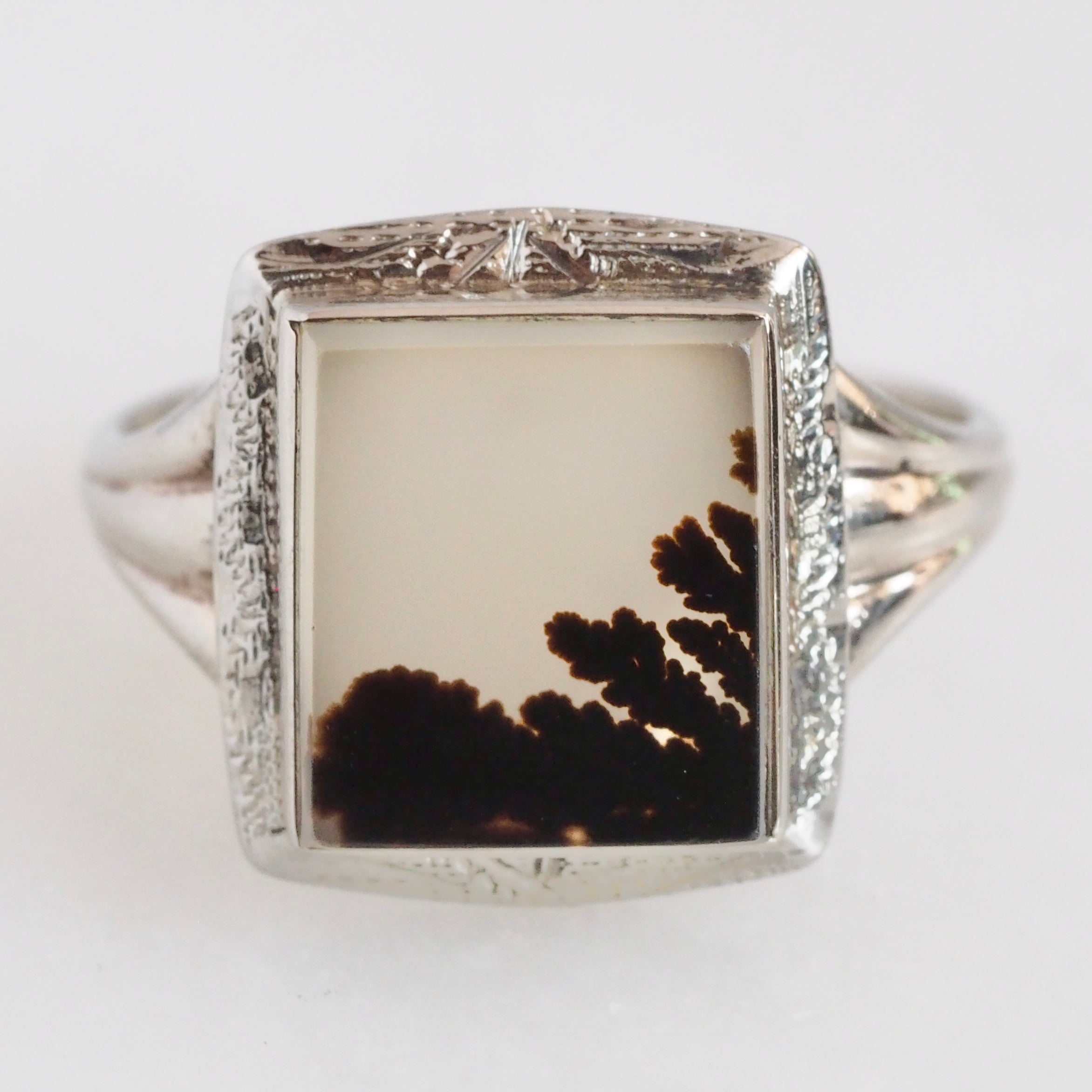 Antique Art Deco 10k White Gold Agate Ring