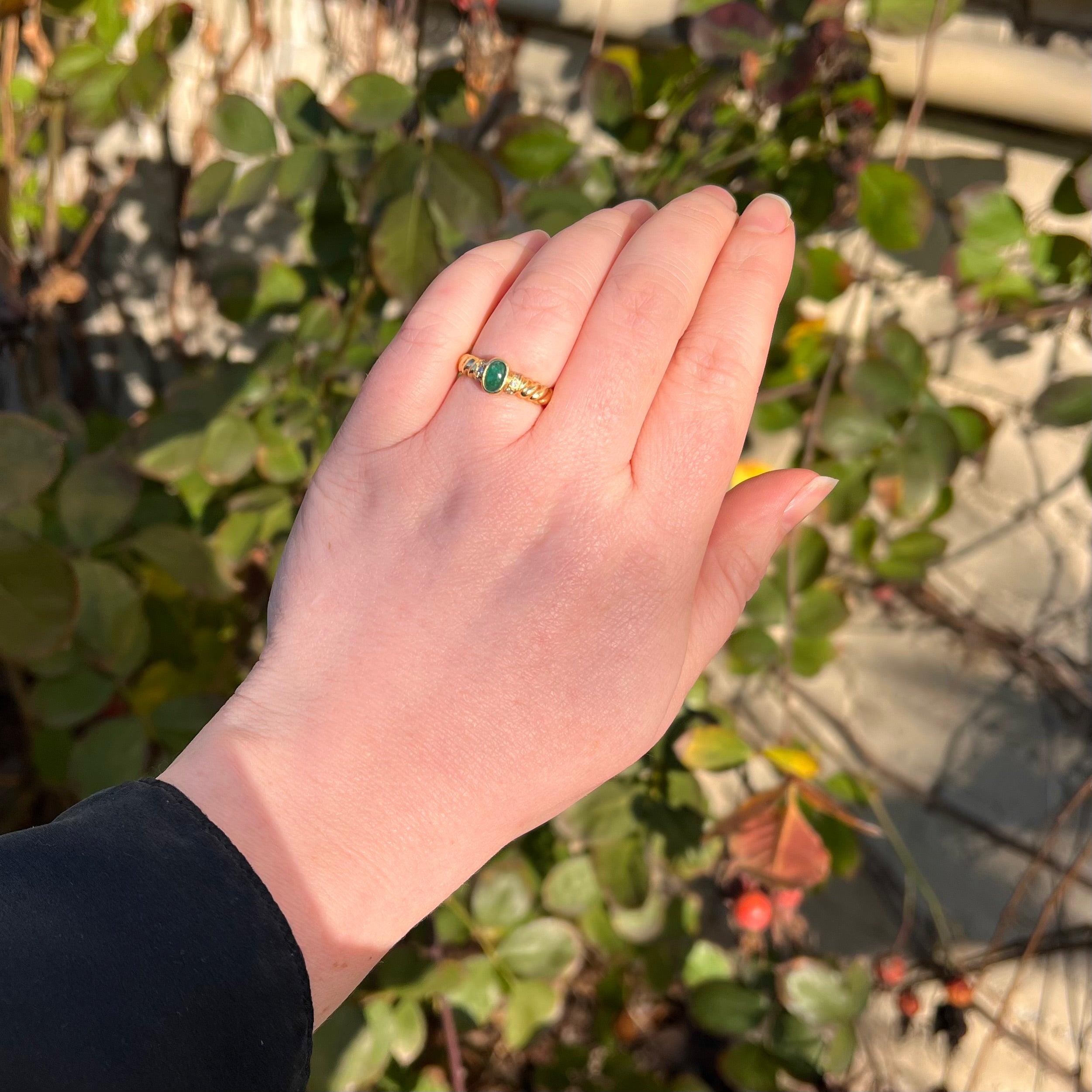 Vintage Twisty Emerald and Diamond 18k Gold Ring