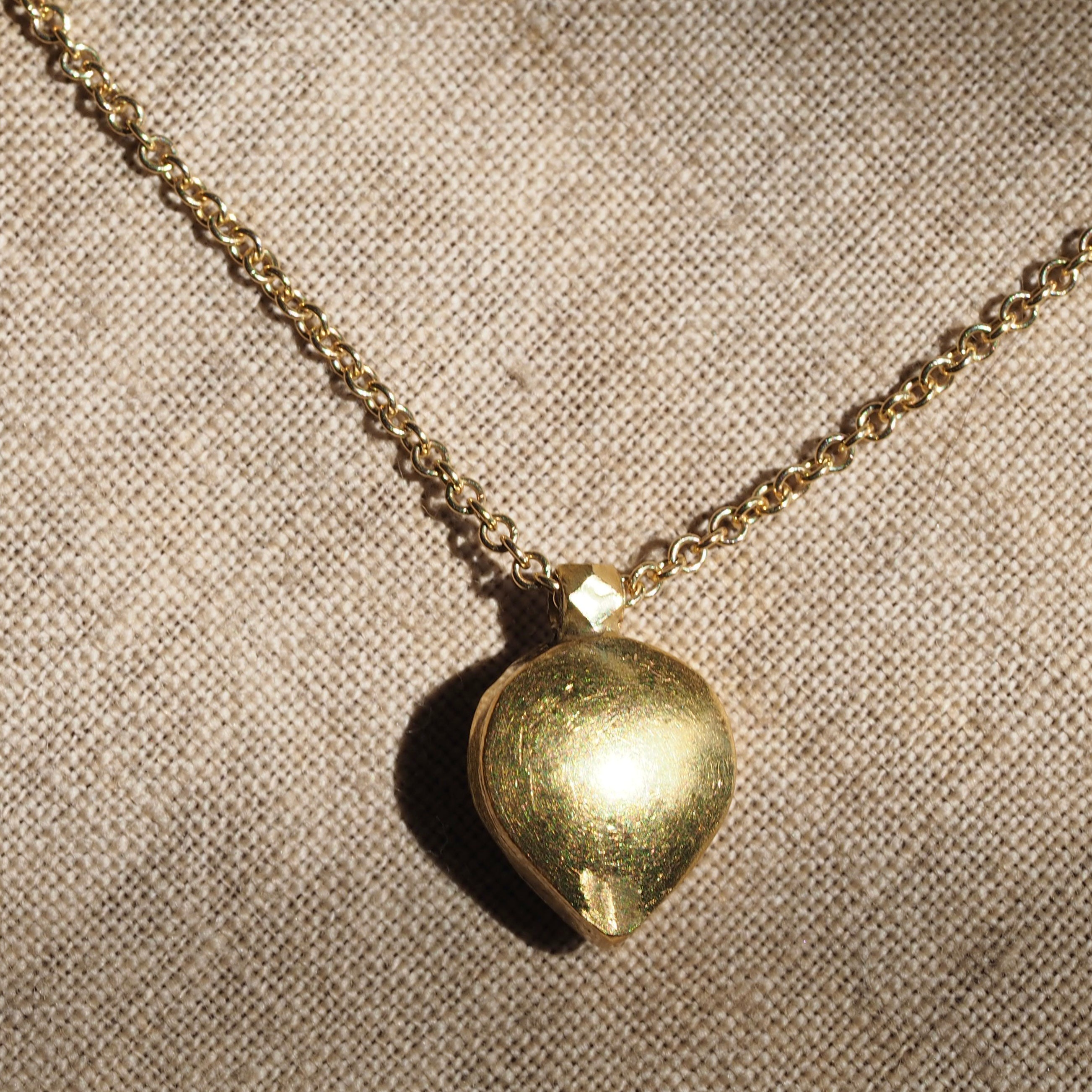 Vintage Indian 22k Gold Tourmaline Pendant on 18k Gold Rolo Chain