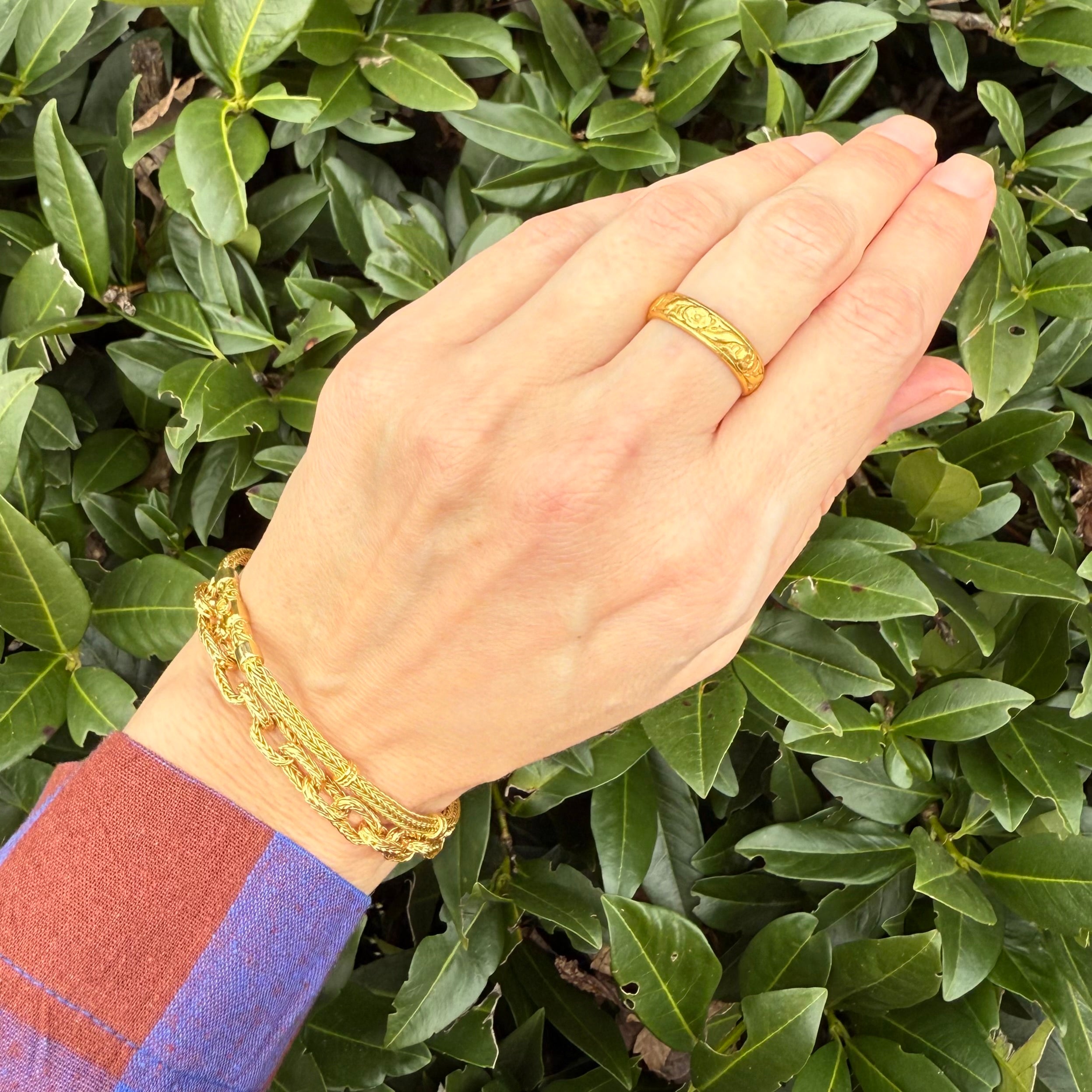 Antique Chinese 22k Gold Adjustable Floral Band