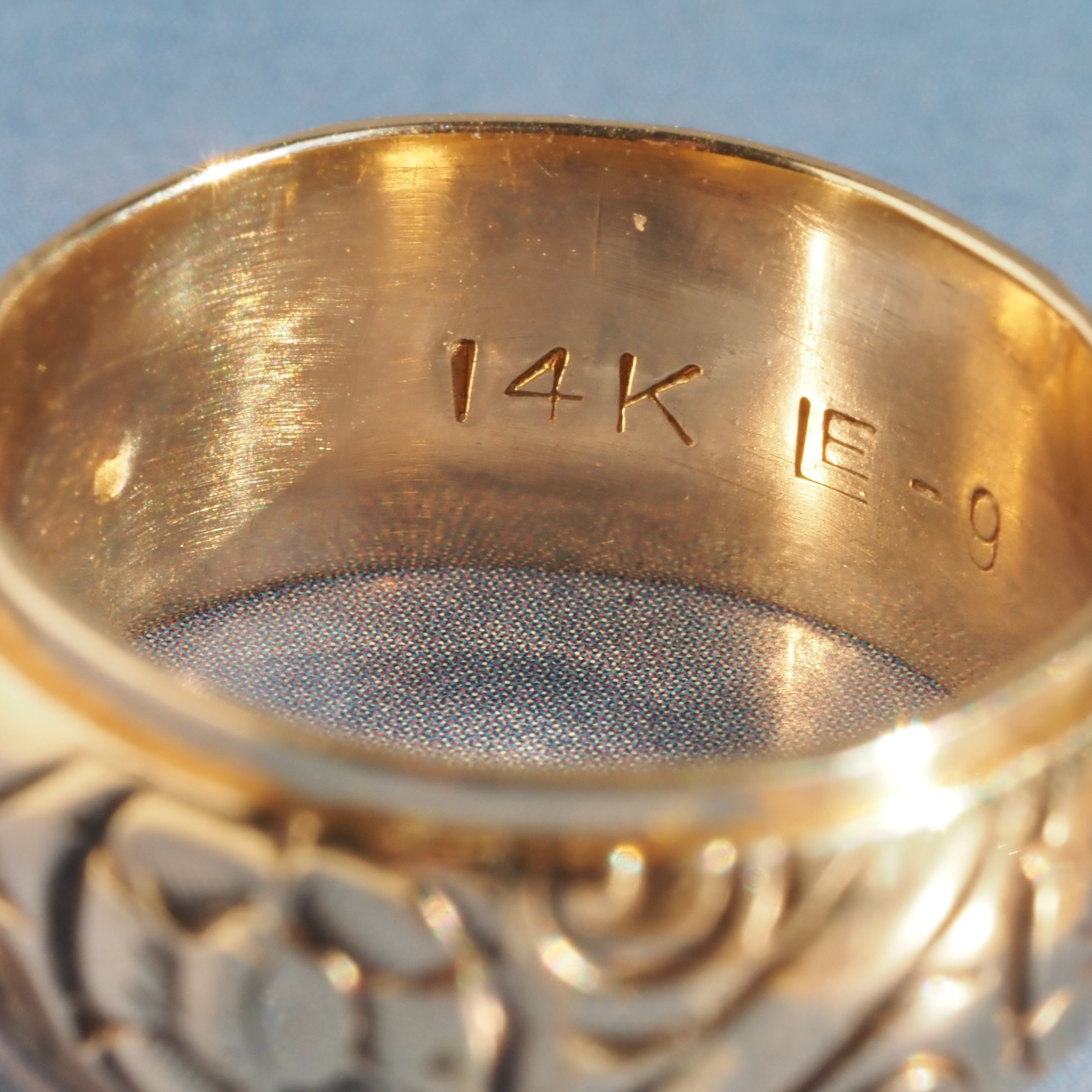 Vintage 14k Gold Floral Band