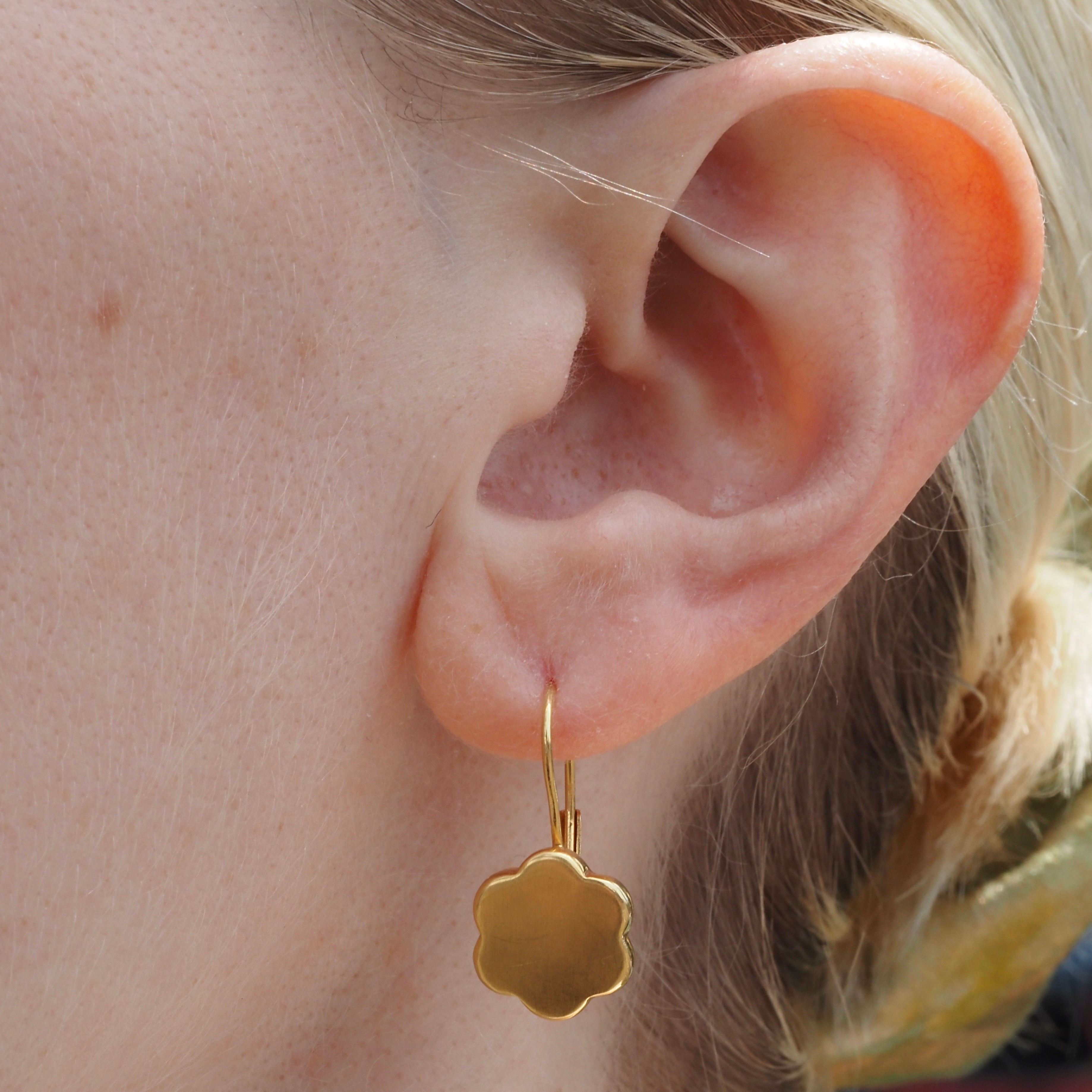 Vintage Portuguese 19k Gold Flower Earrings
