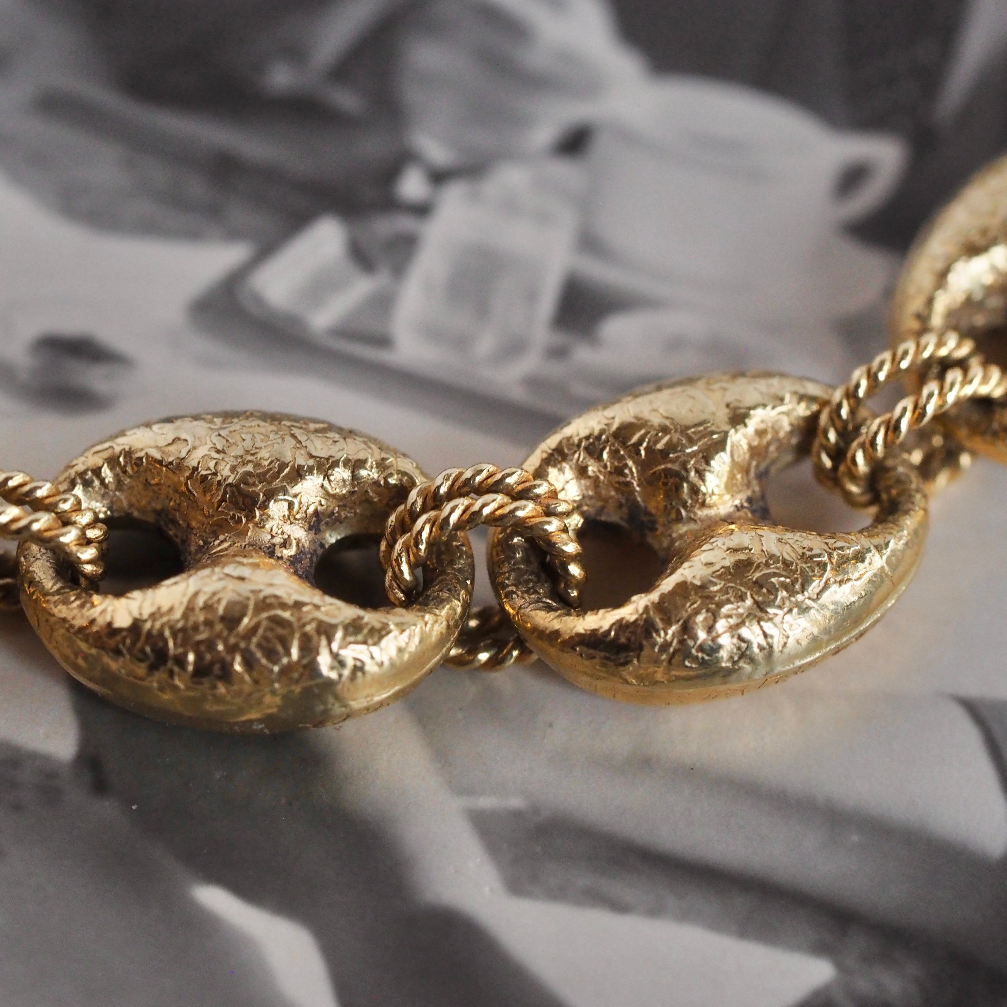 Vintage Portuguese 19k Gold Textured Puffy Mariner Link Bracelet