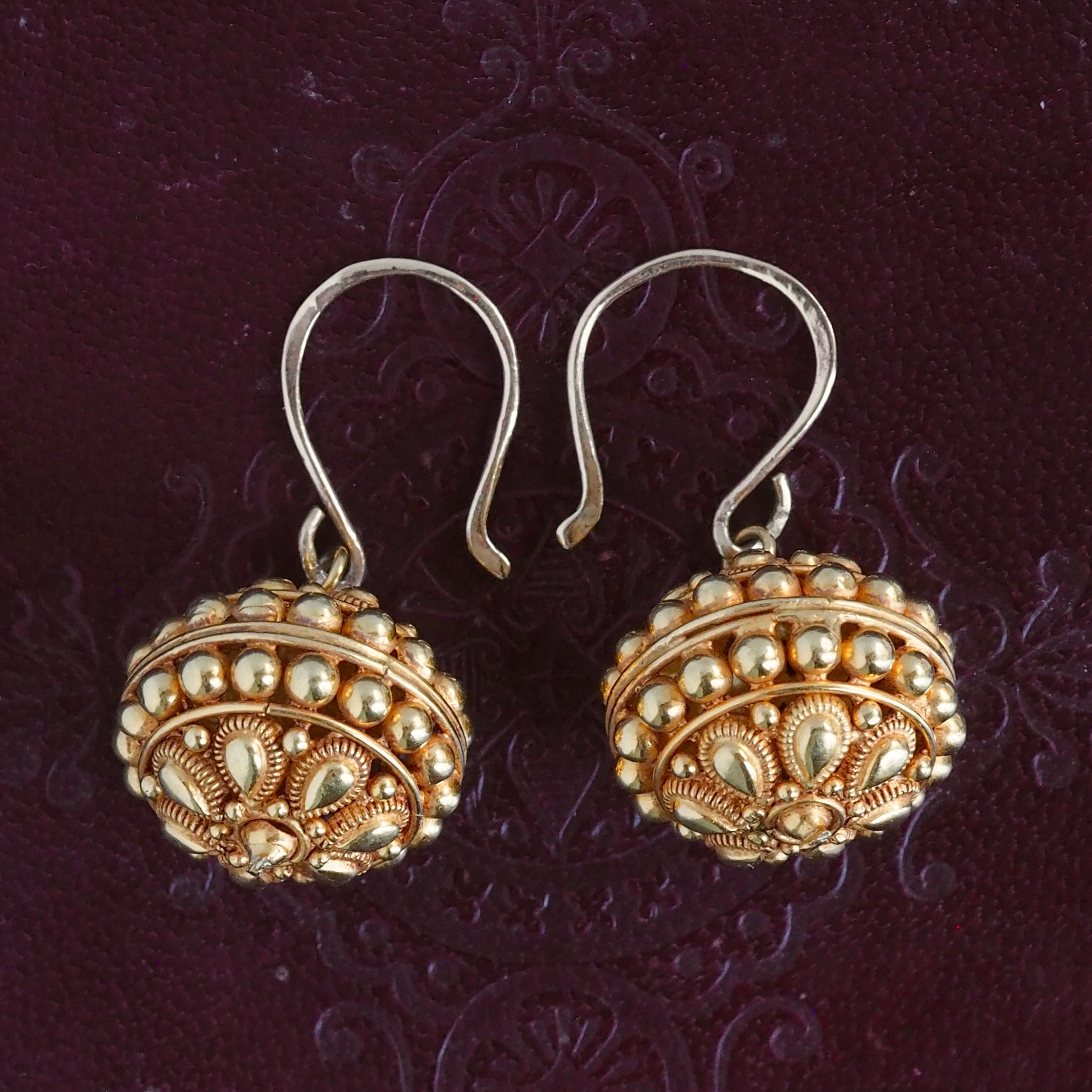 Vintage Indian 18k Gold Cannetille Ball Earrings