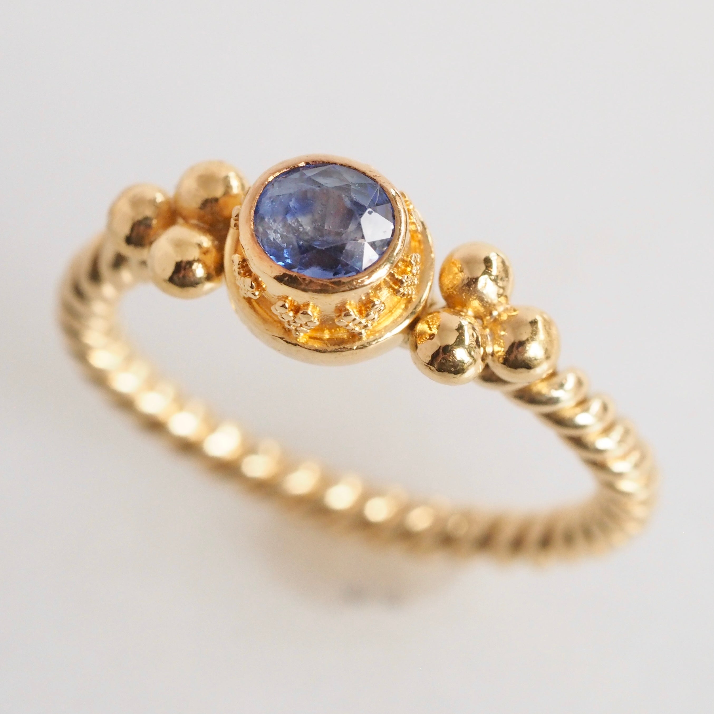 Estate Luna Felix 18k Gold Sapphire Twisted Rope Ring