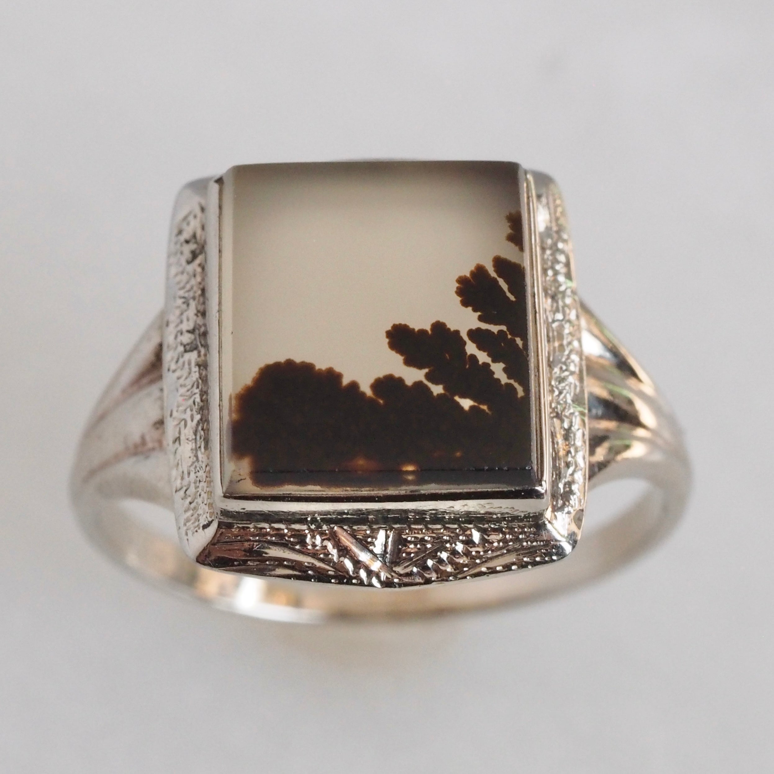 Antique Art Deco 10k White Gold Agate Ring