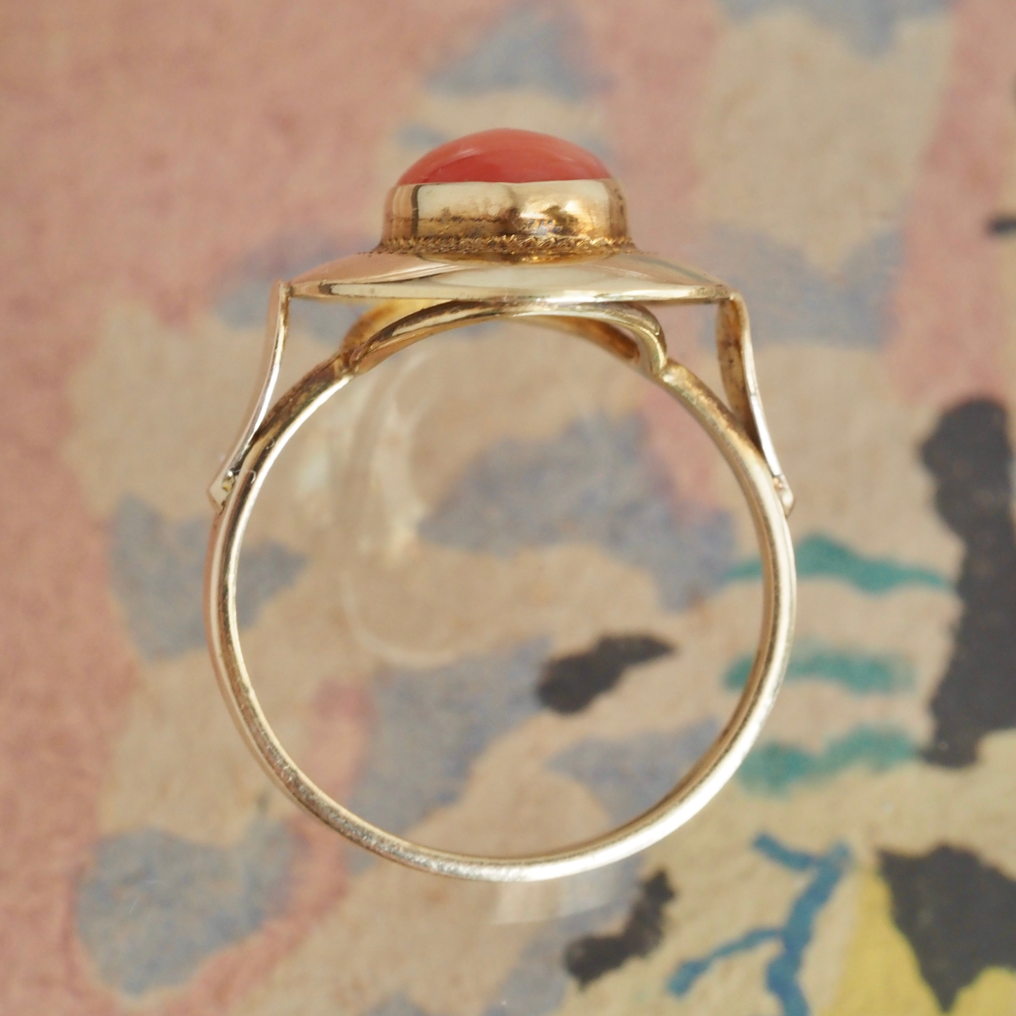 Vintage Italian Coral 18k Gold Ring