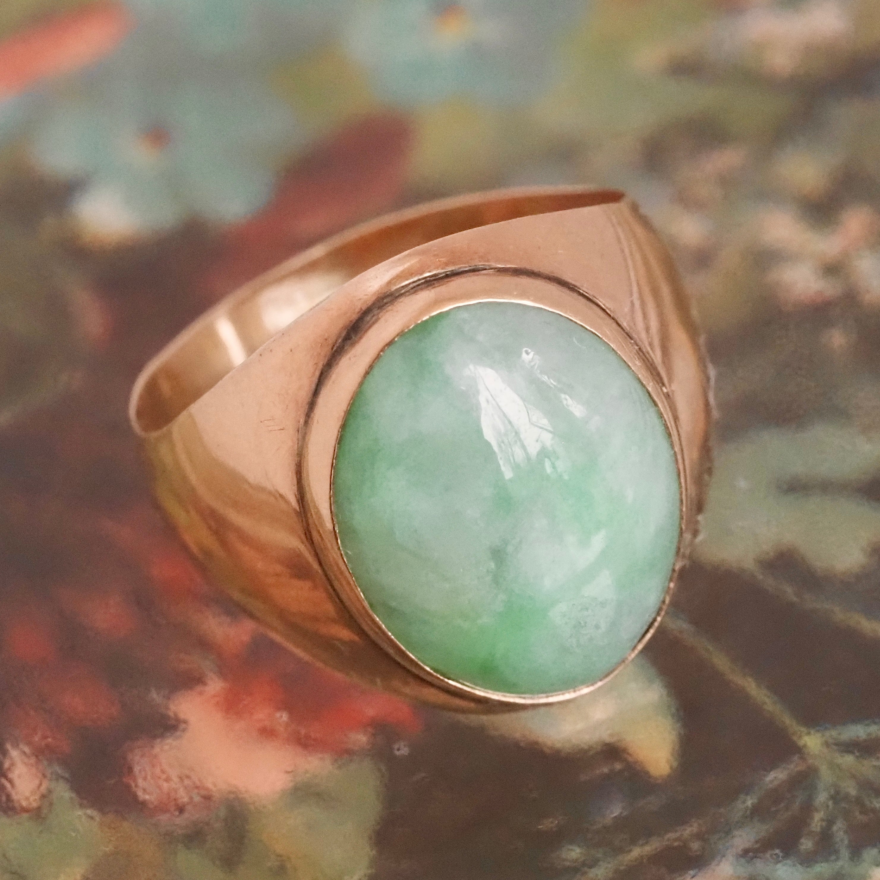 Vintage Jade Cabochon 18k Gold Ring