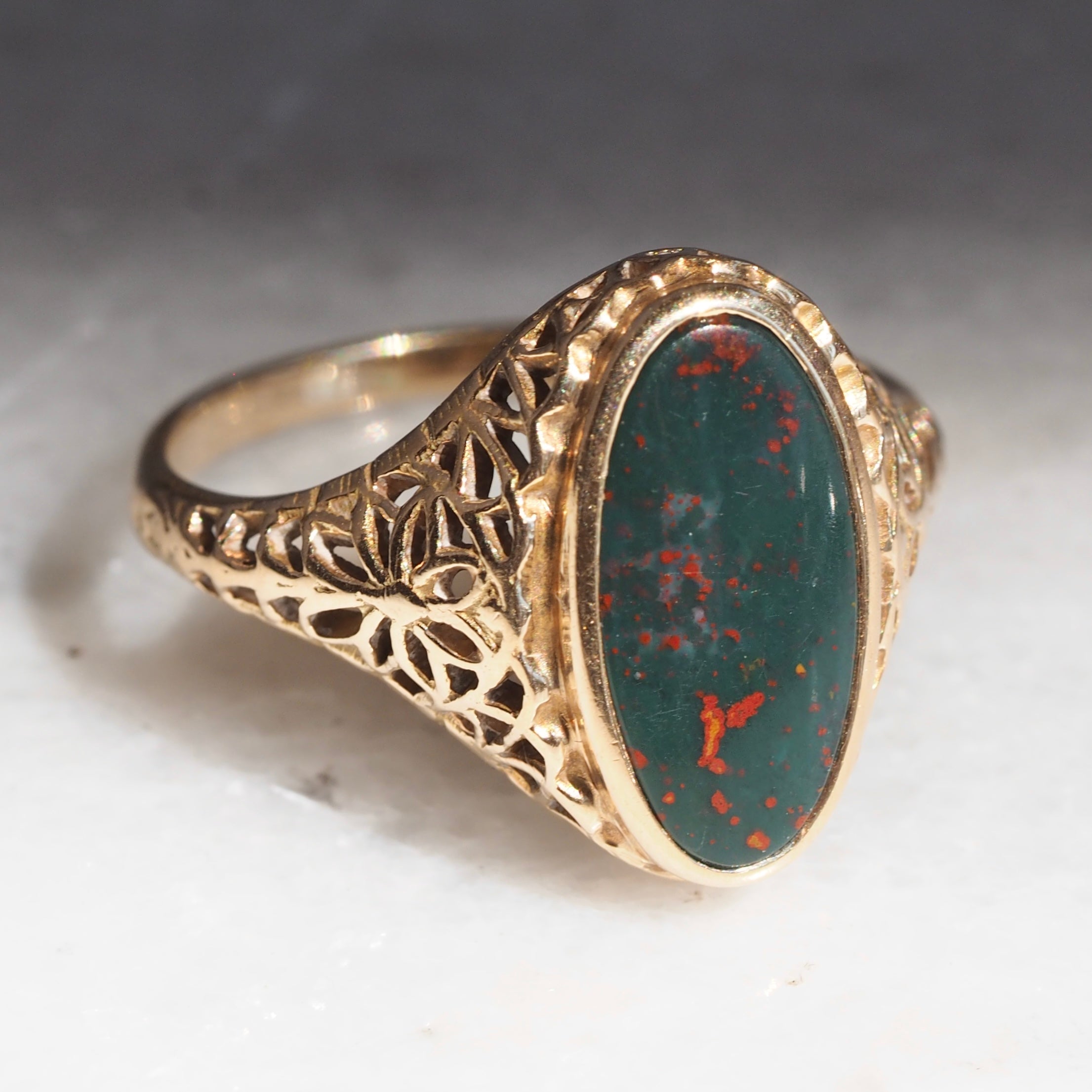 Antique Art Deco 14k Gold Bloodstone Filigree Ring