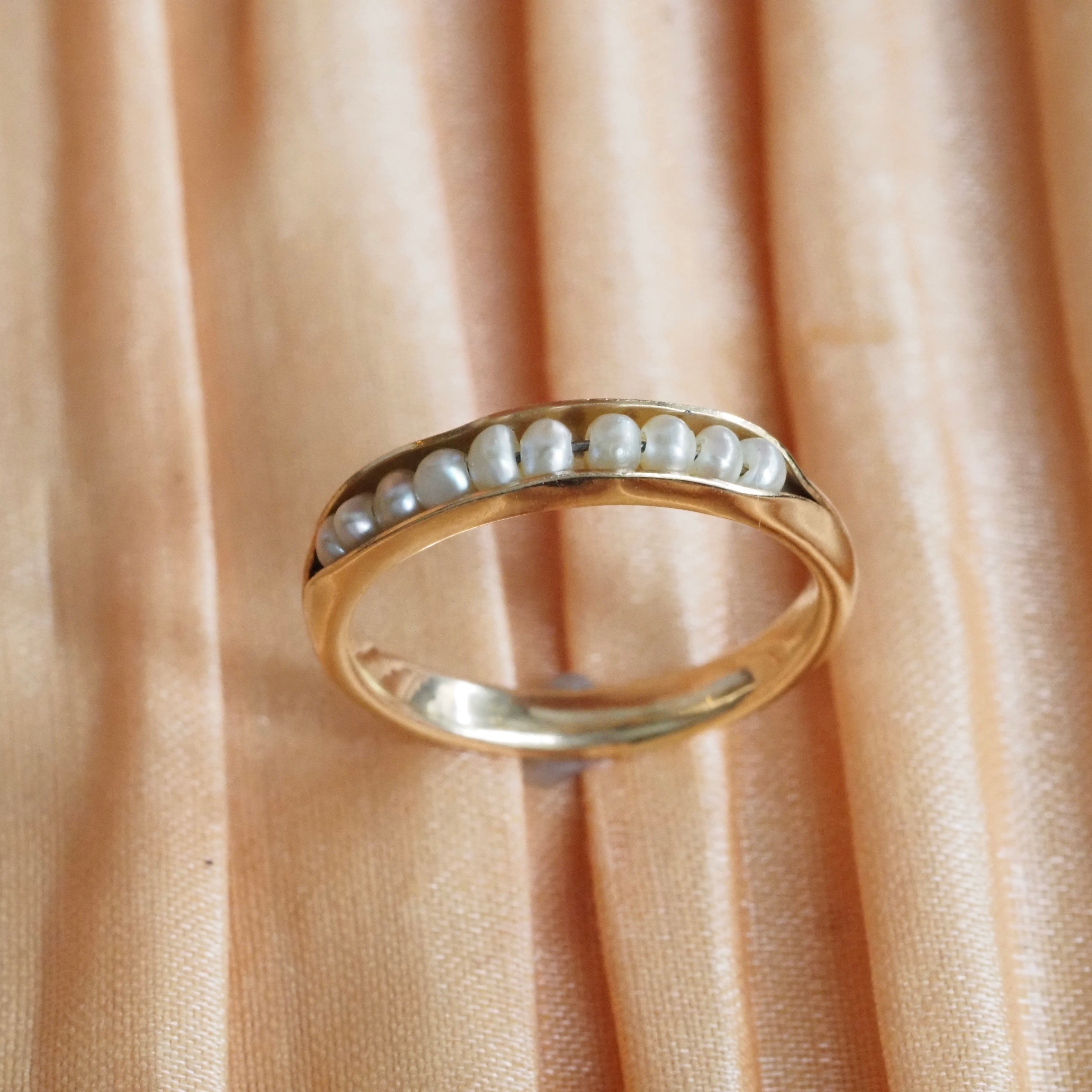 Vintage 14k Gold Pearls in a Pod Ring