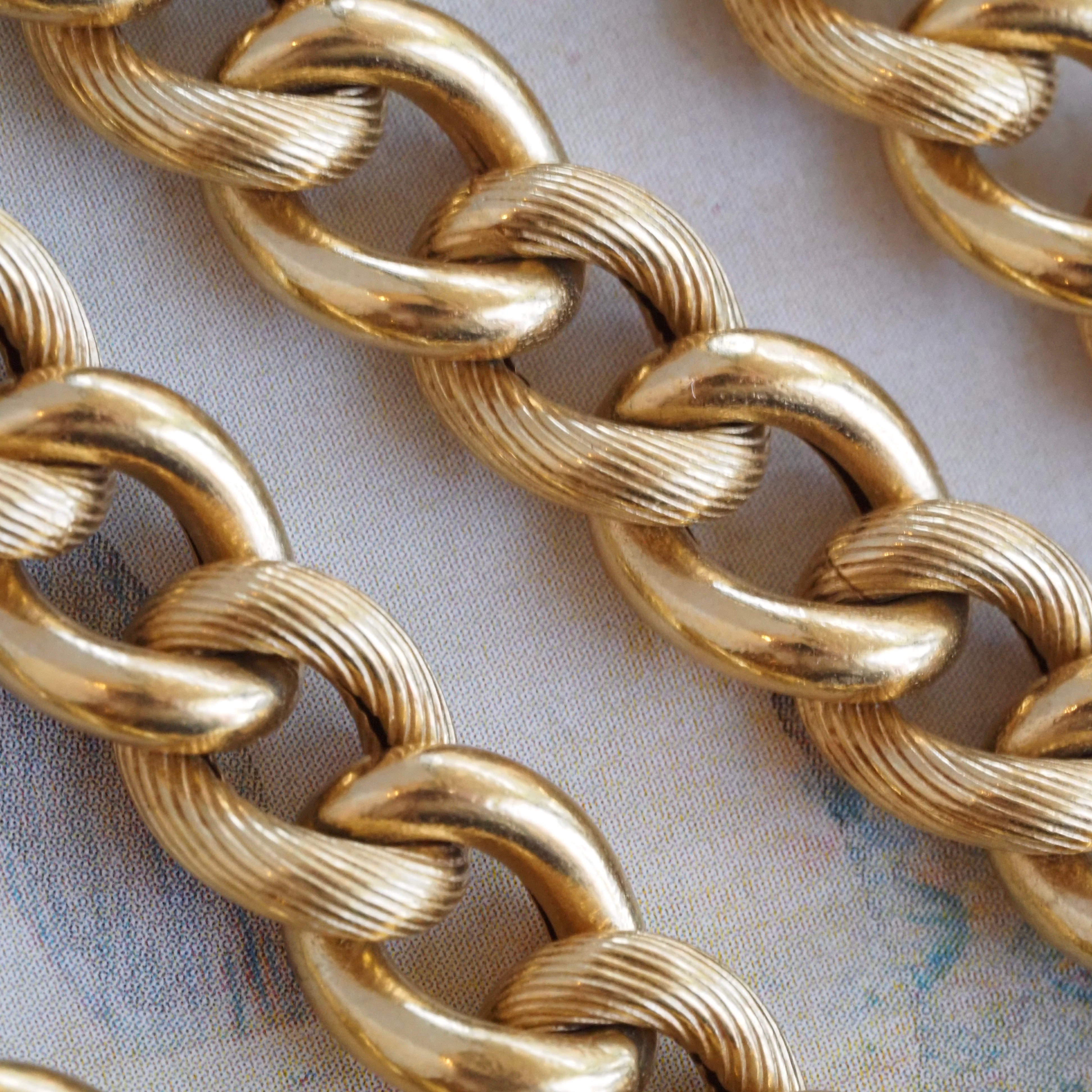 Vintage Italian 18k Gold Textured Curb Link Chain Necklace