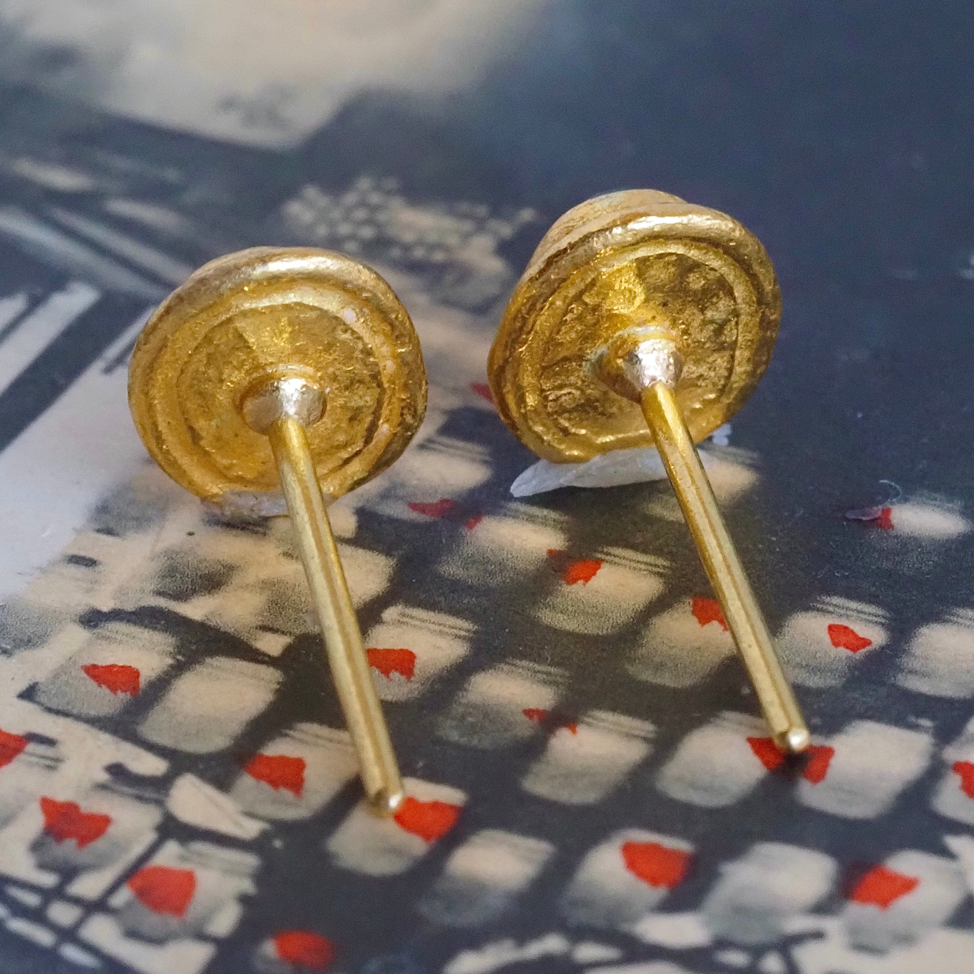Vintage 23k Gold Rose Cut Emerald Bezel Set Studs