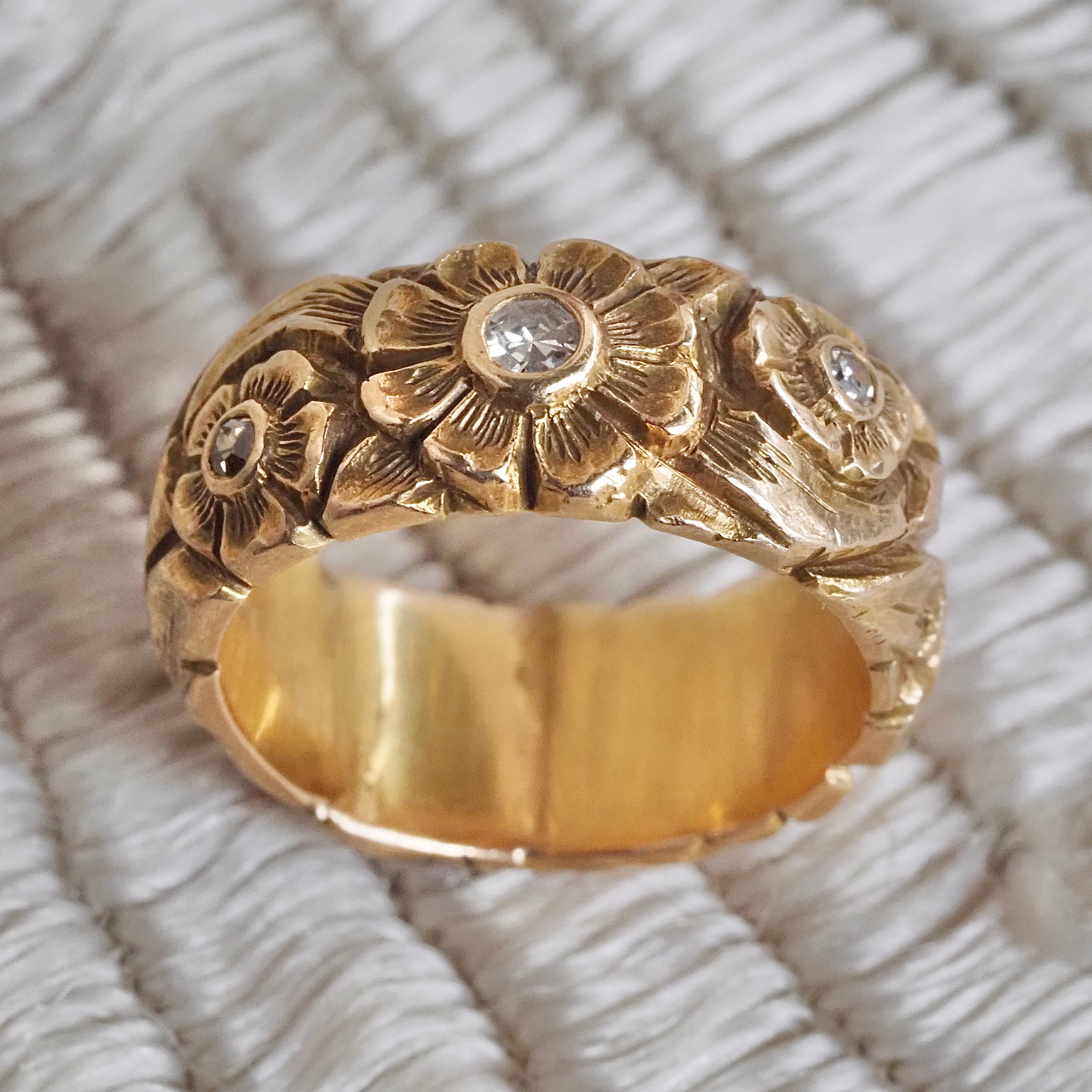 Antique Floral Diamond 14k Gold Wide Band
