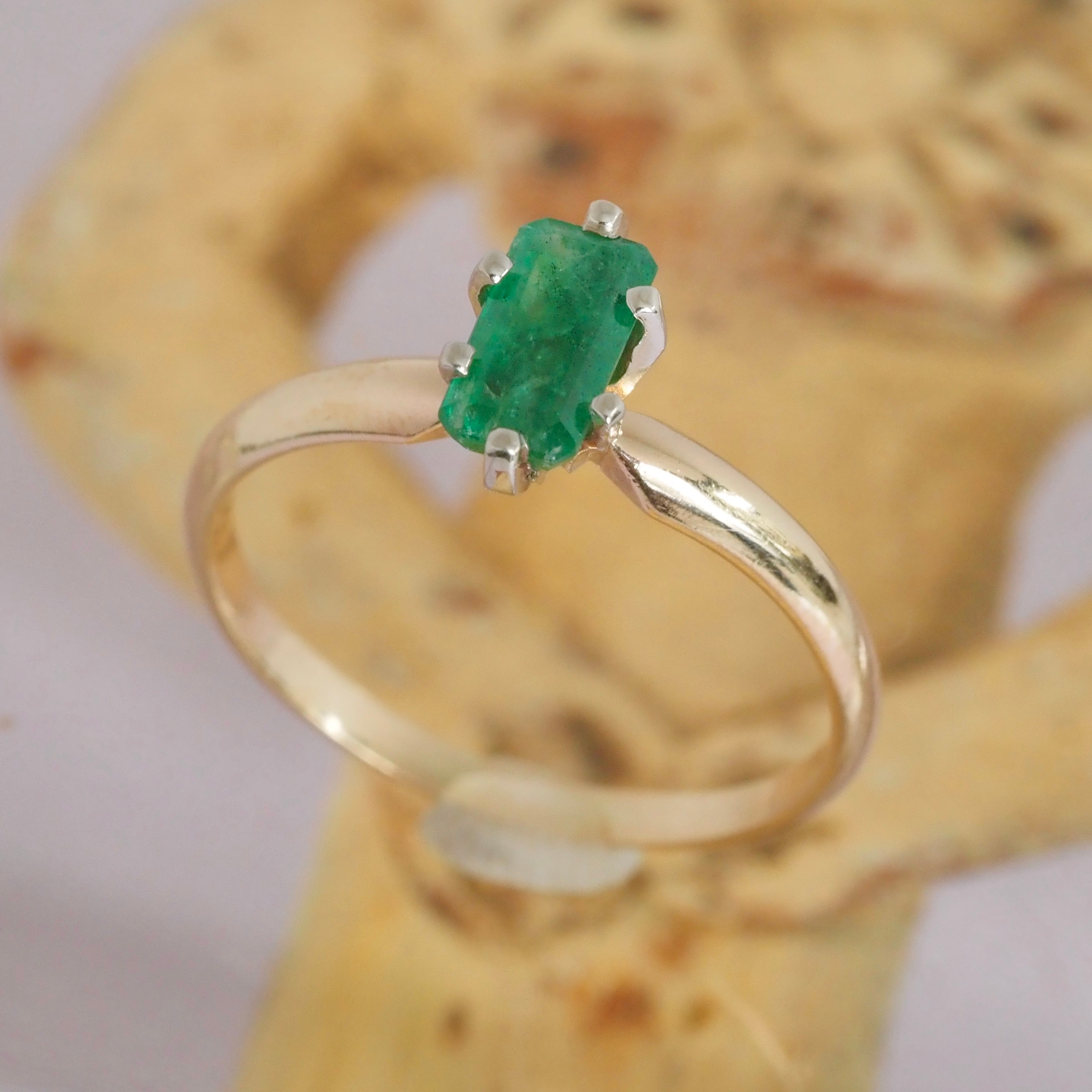 Vintage Natural Emerald 14k Gold Solitaire Ring