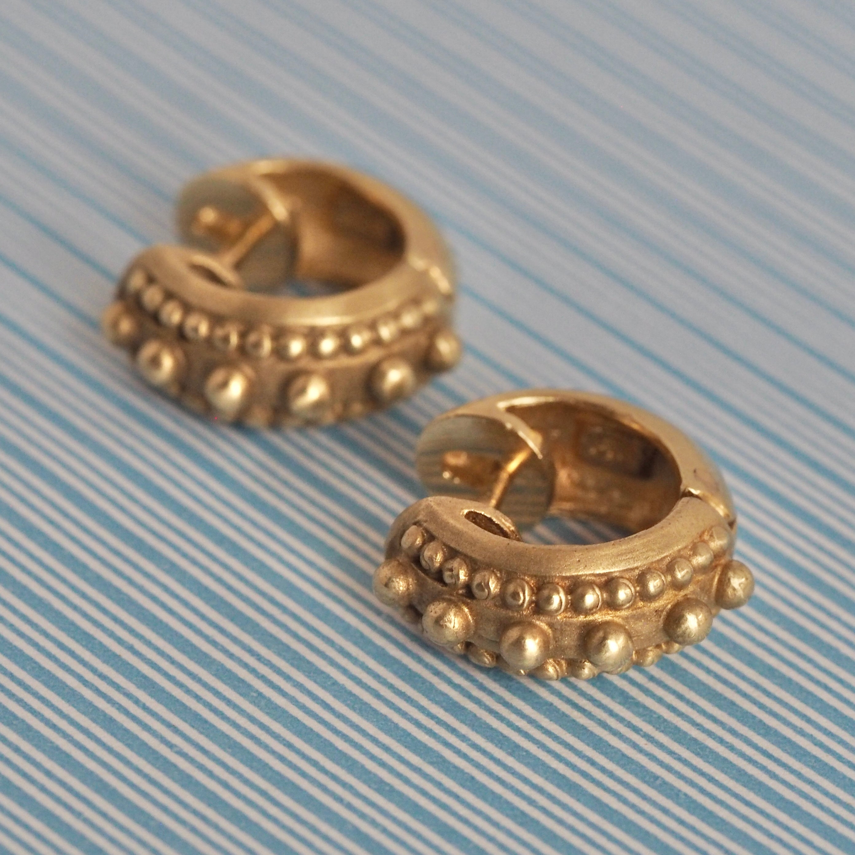 Vintage Etruscan Style 14k Gold Hinged Huggie Hoops