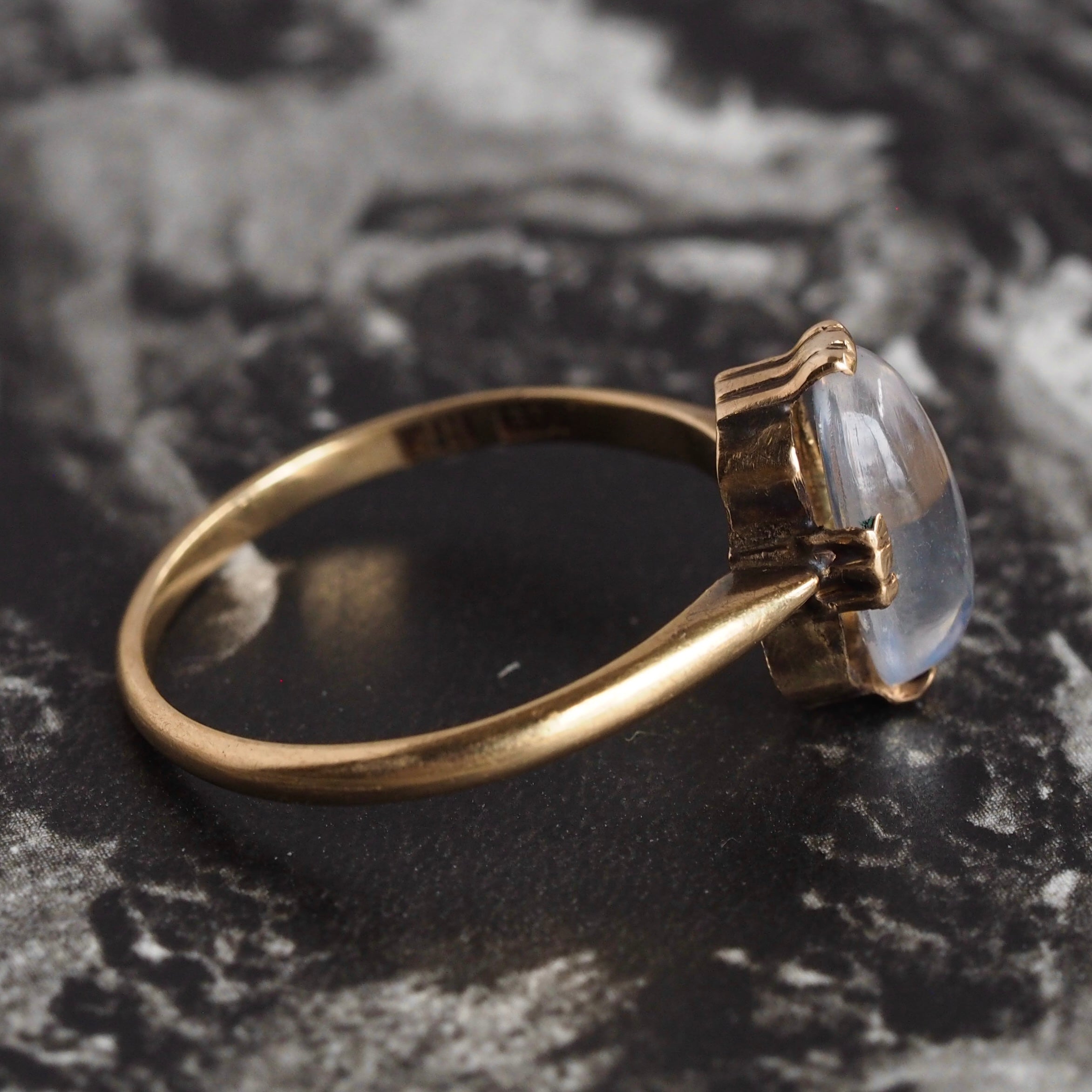 Antique 14k Gold Moonstone Ring