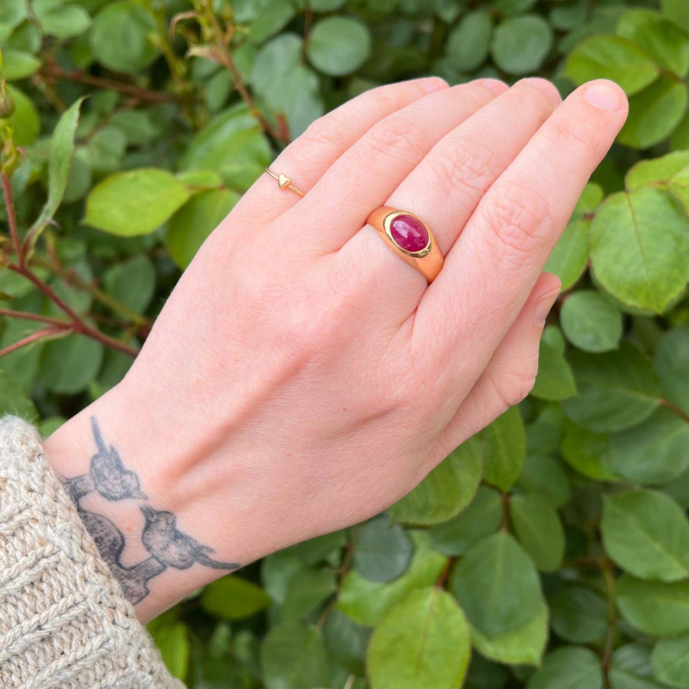 Vintage 14k Gold Natural Ruby East West Dome Ring