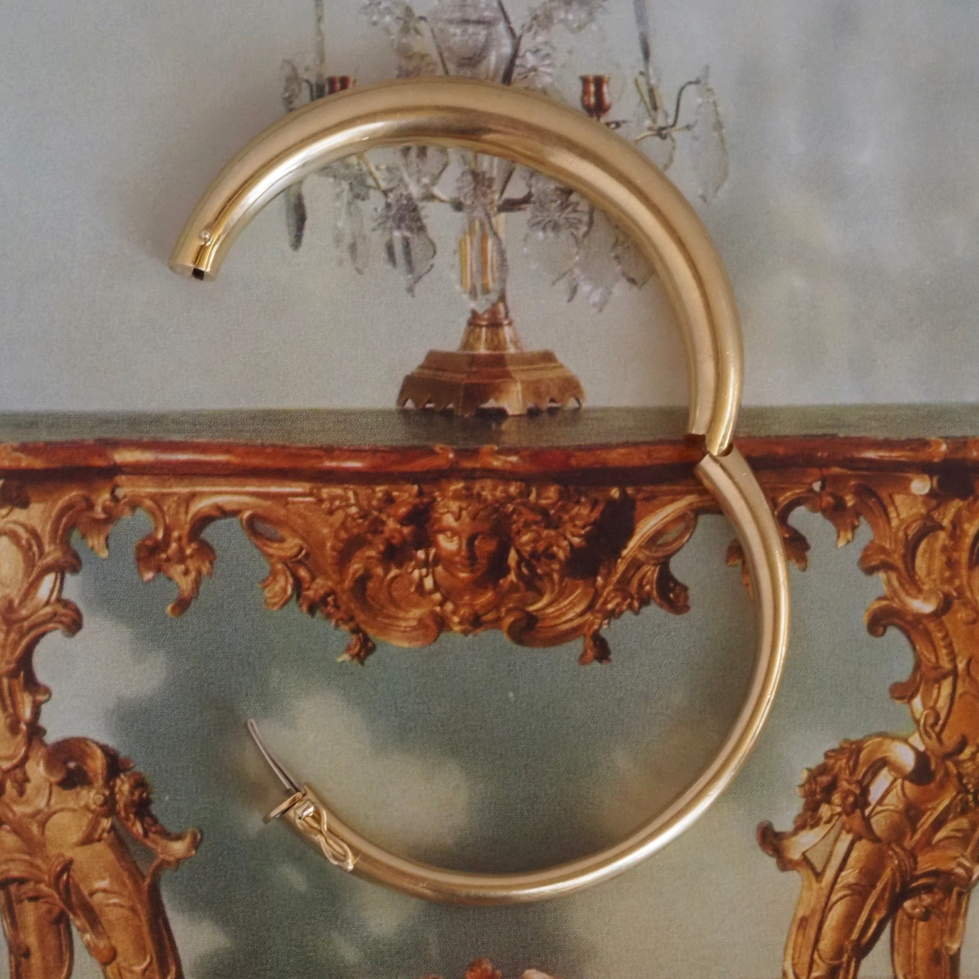 Vintage Italian 18k Gold Hinged Bangle