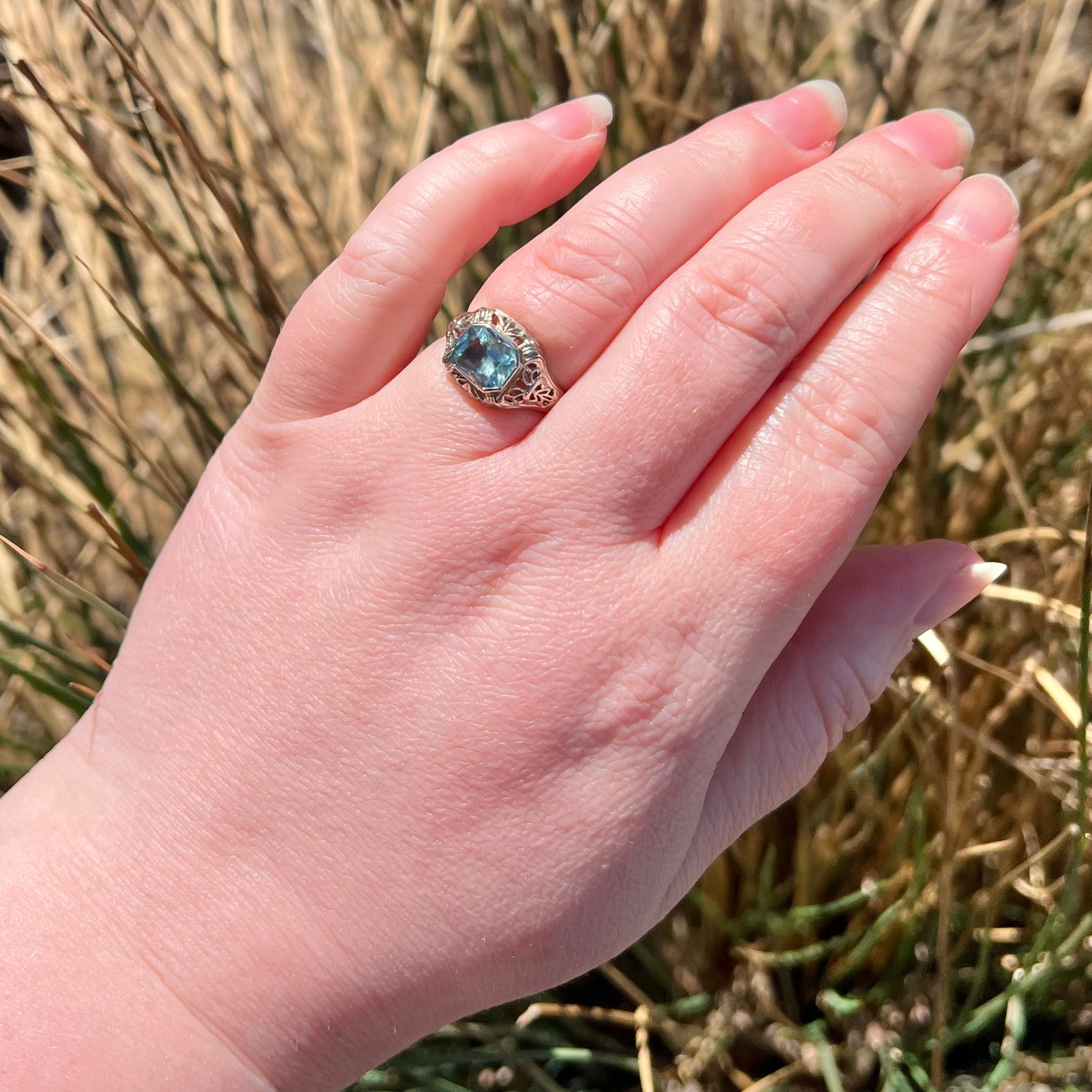 Antique Art Deco 14k White Gold Filigree Aquamarine Ring