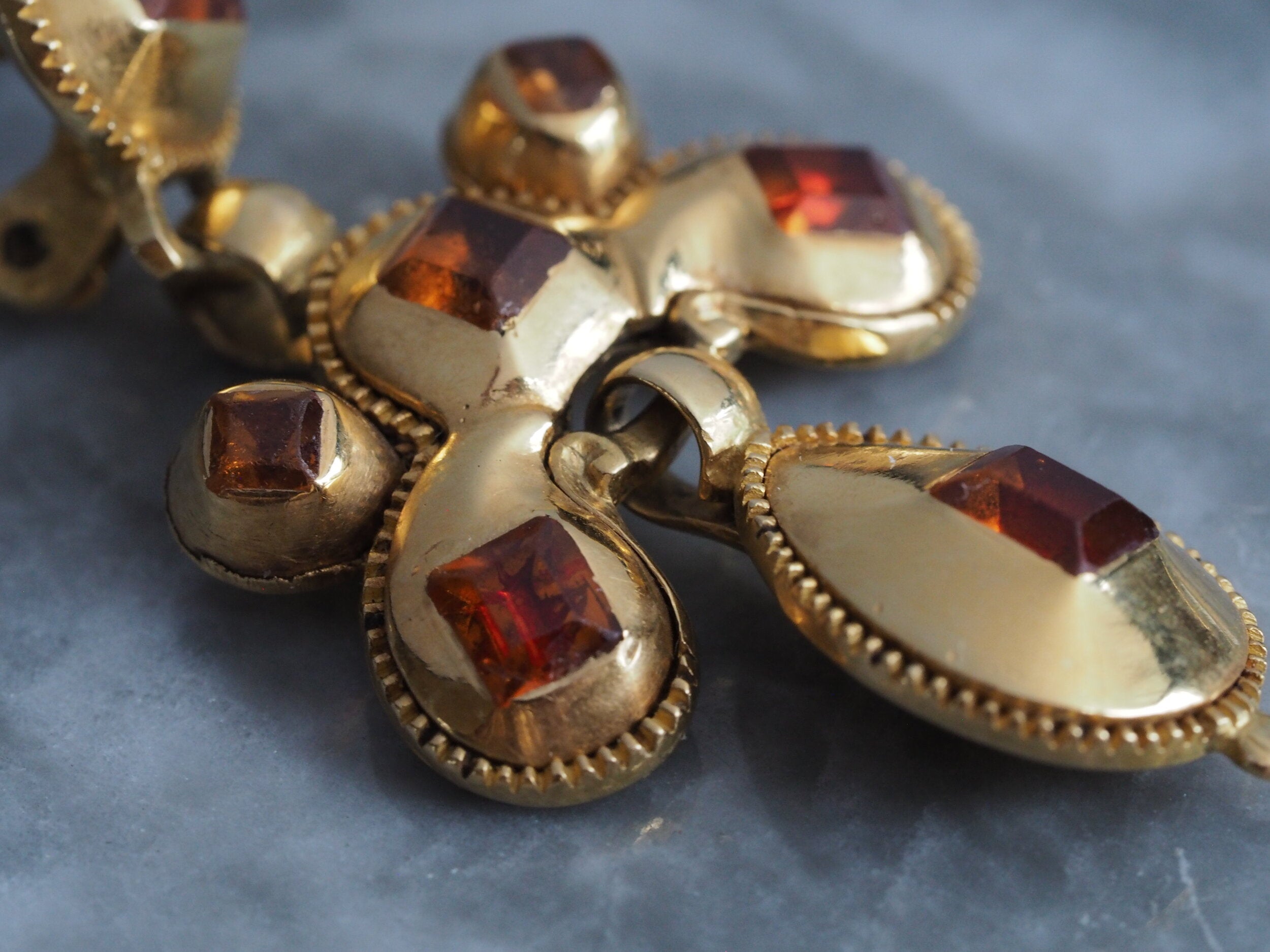 18th Century Catalan Iberian Pendeloque Earrings in 18k Gold with Hessonite Garnets