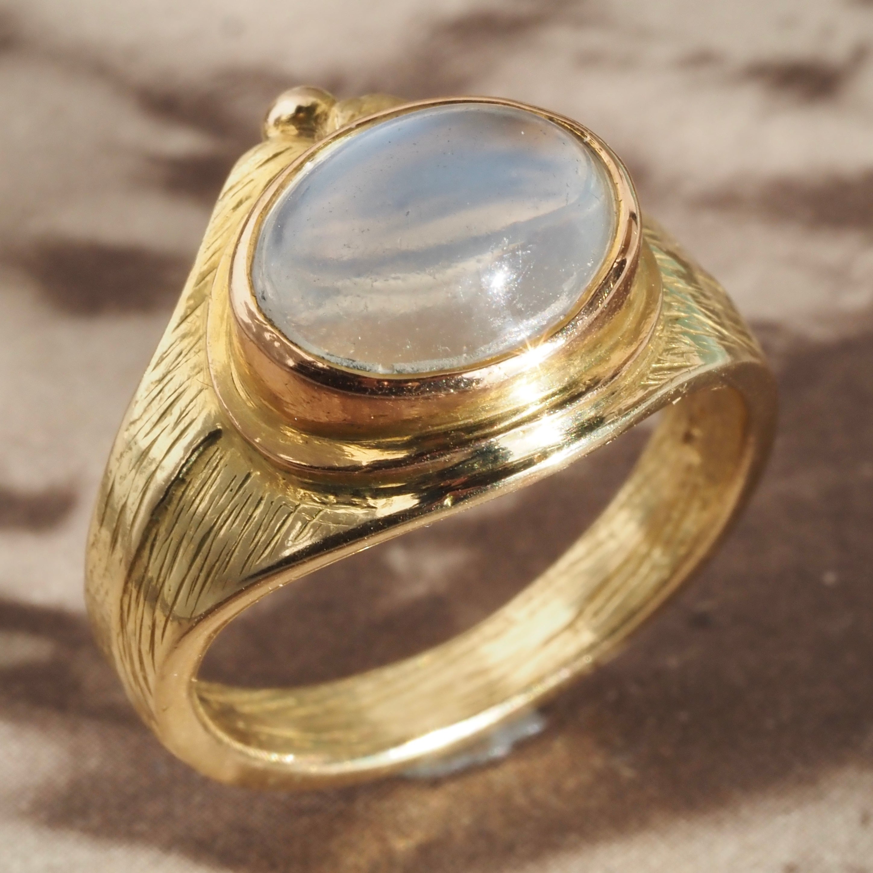 Moonstone Cabochon 18k Gold Ring