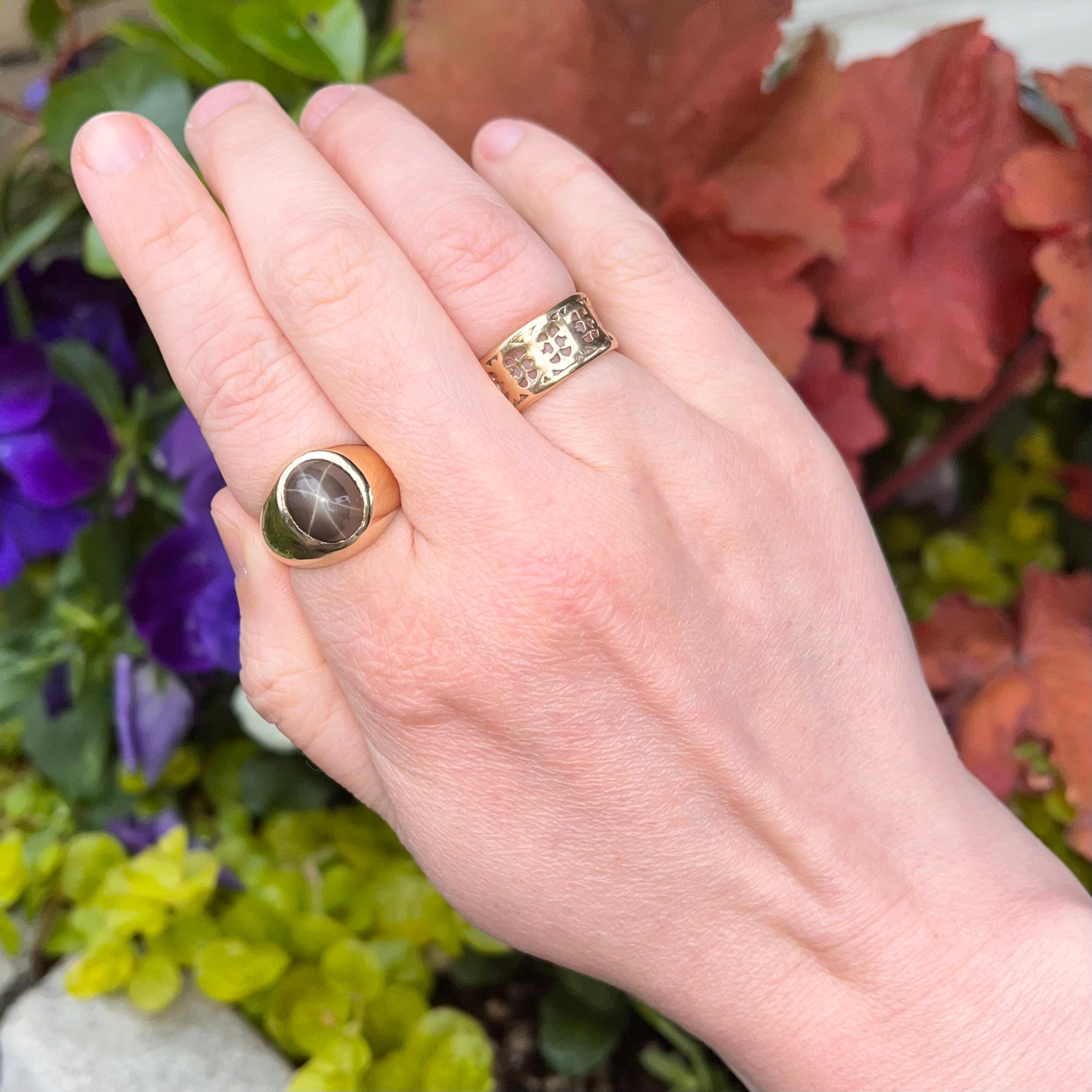 Vintage 10k Gold Black Star Sapphire Dome Ring