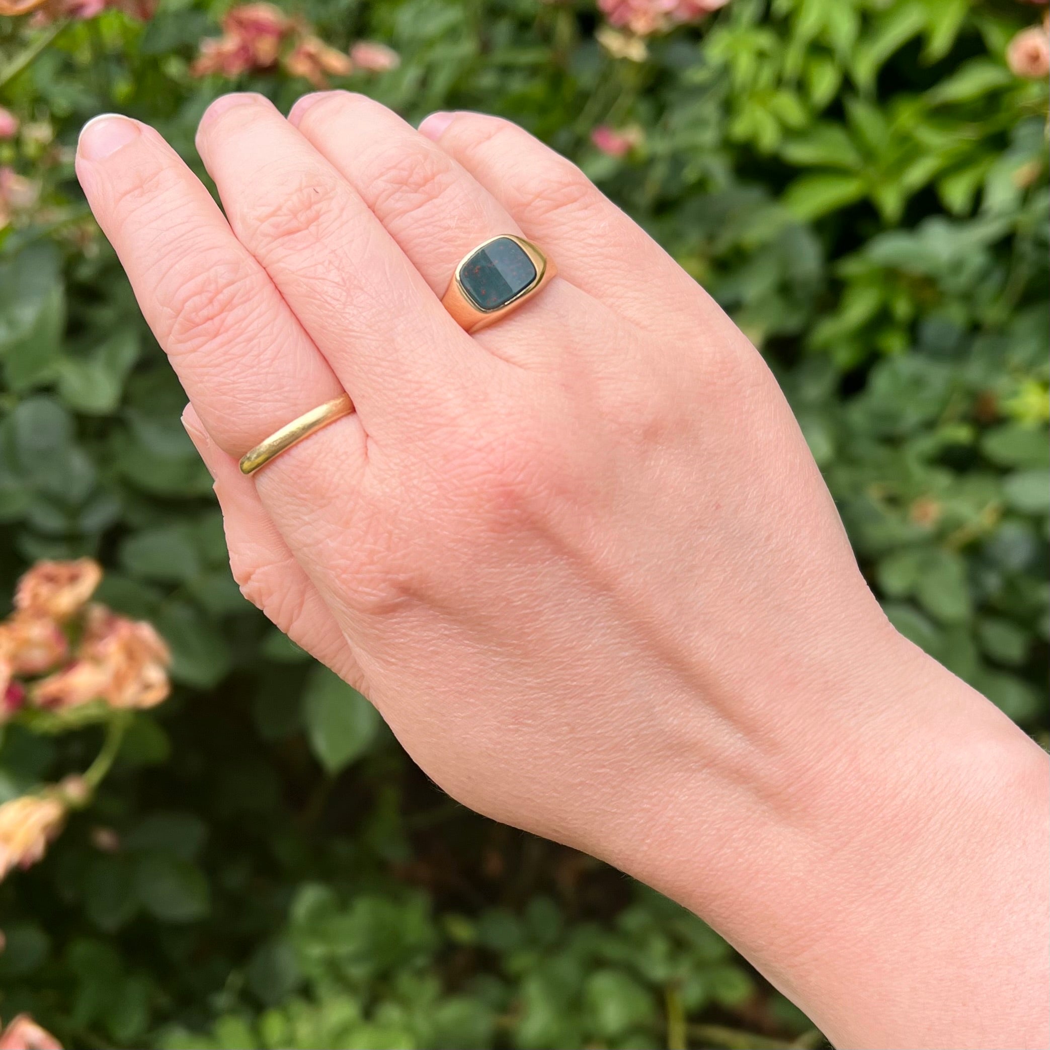 Vintage Curved Bloodstone 14k Gold Signet Ring
