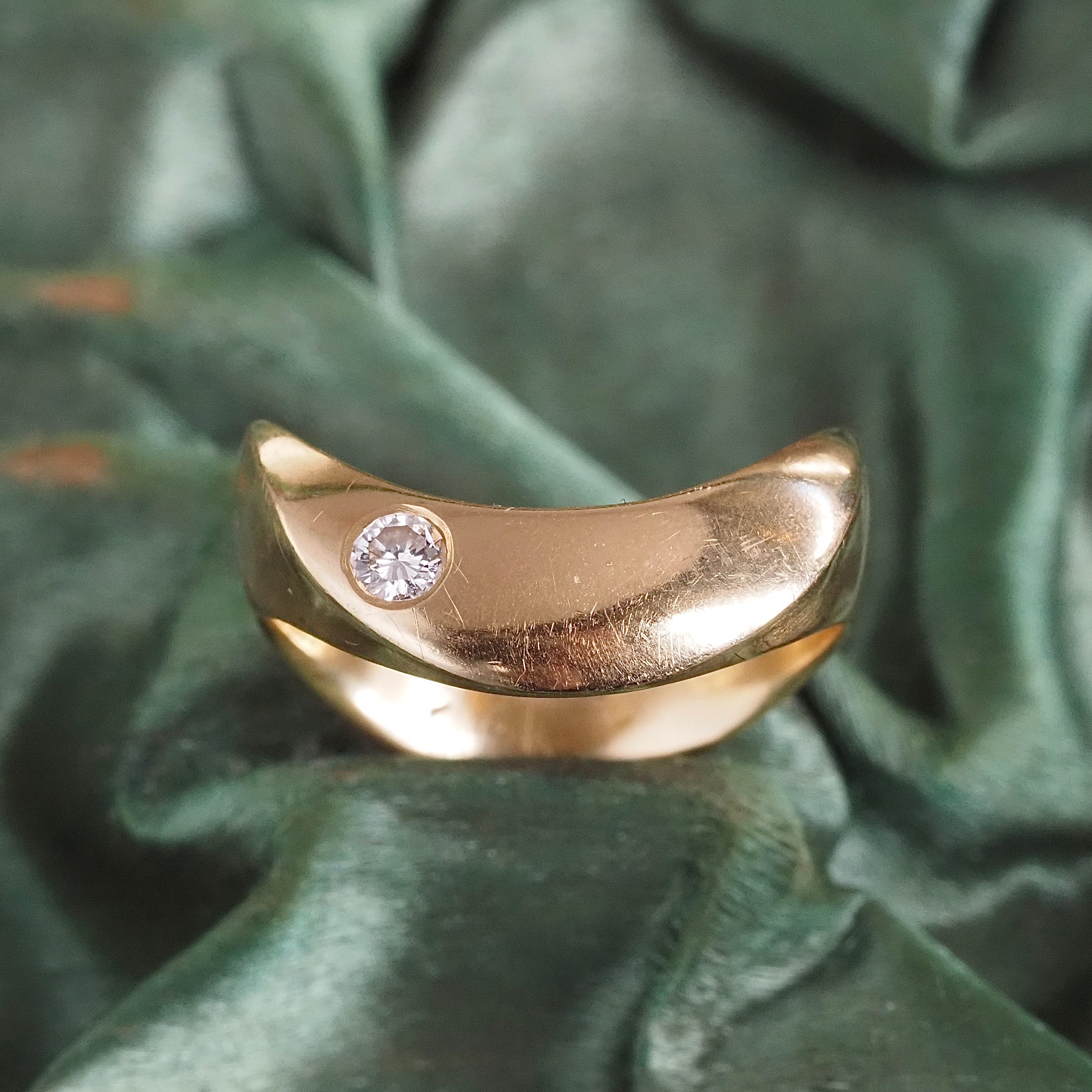 Vintage Mid-Century Diamond 18k Gold Wave Ring