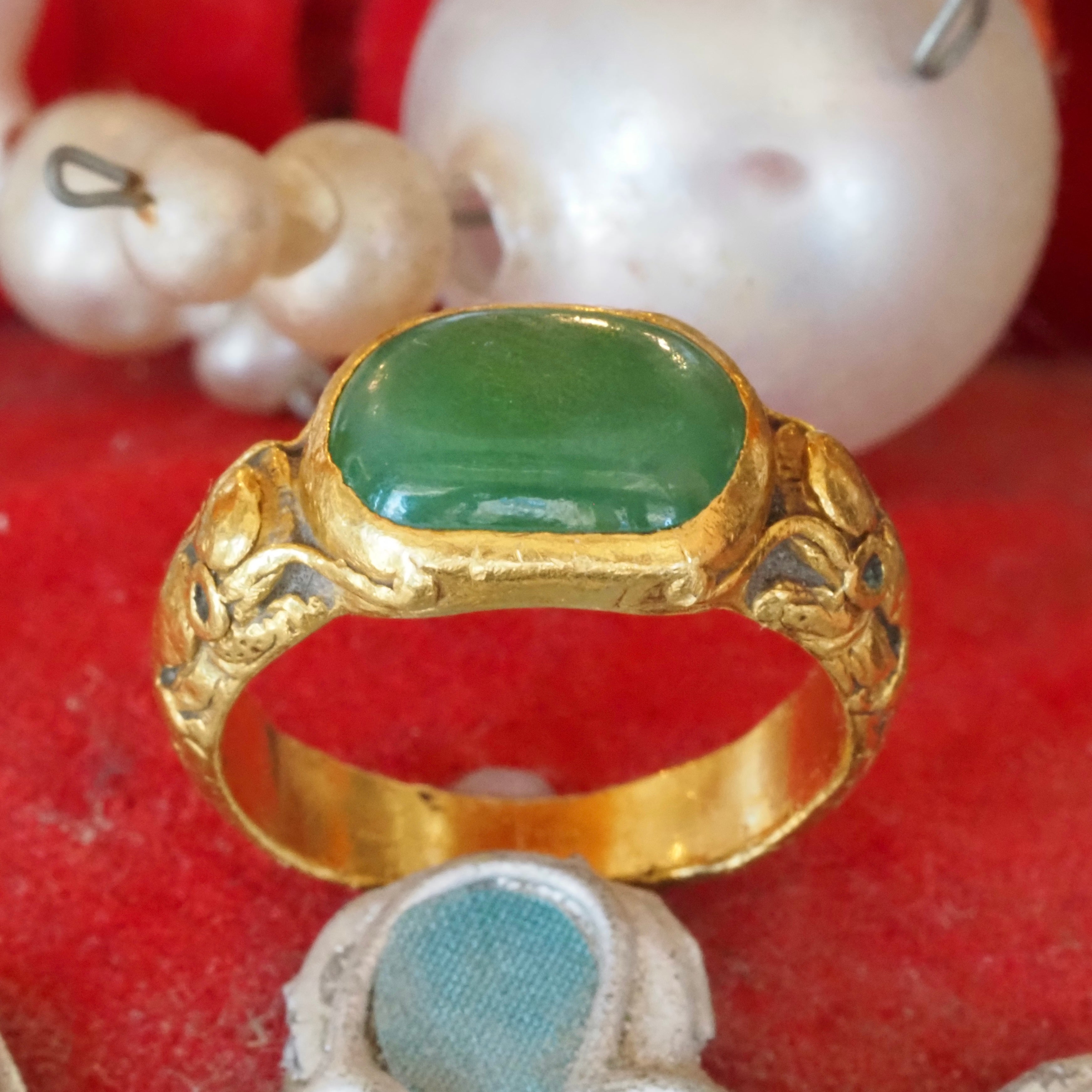 Antique Chinese 24k Gold Jadeite Moth Ring