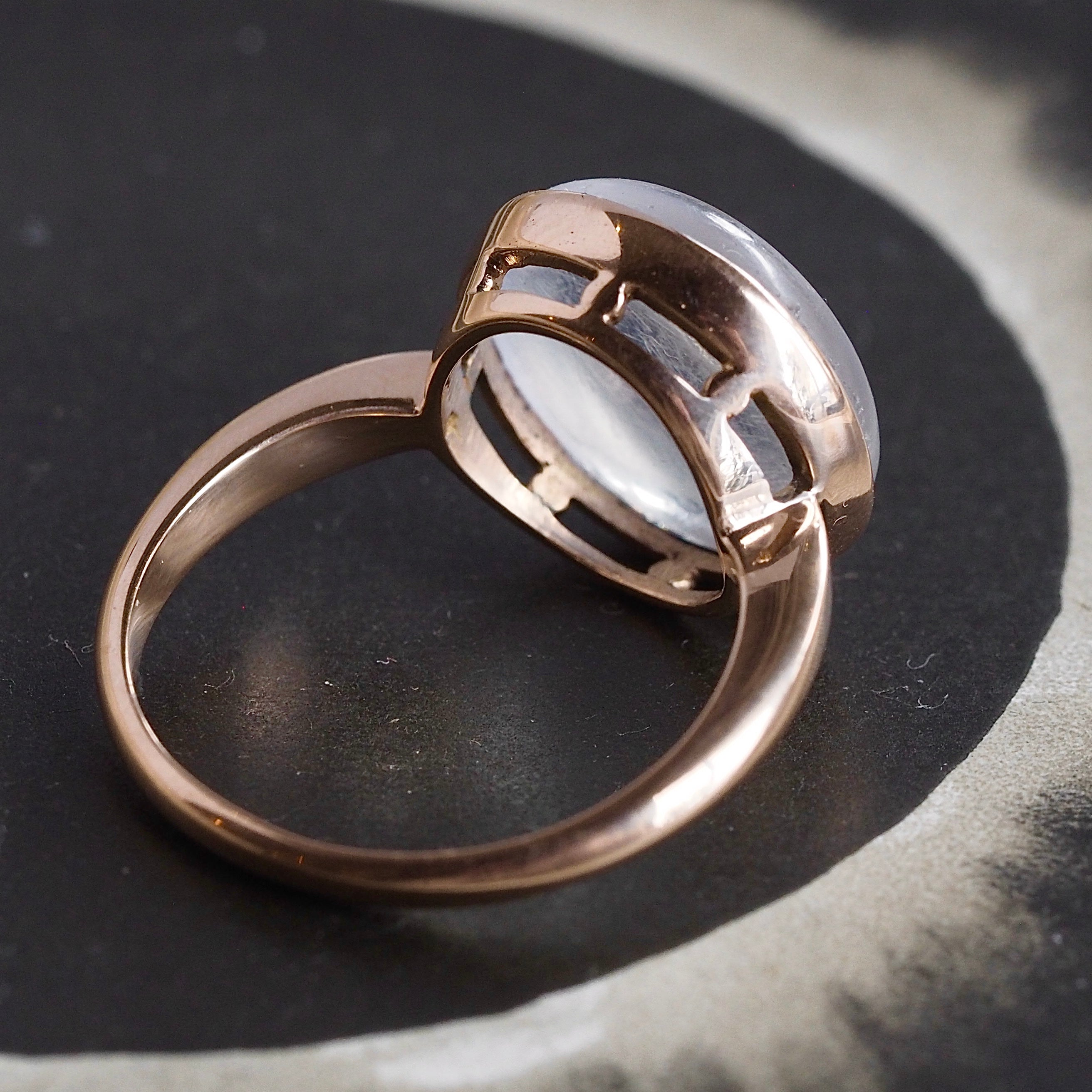 Antique English 15k Gold Moonstone Ring