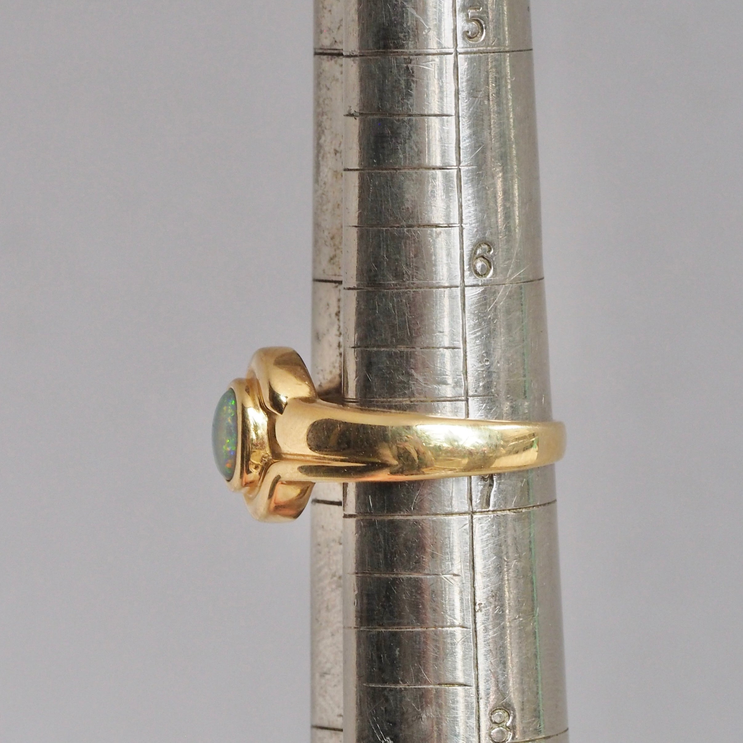 Vintage Modernist 18k Gold Opal Ring