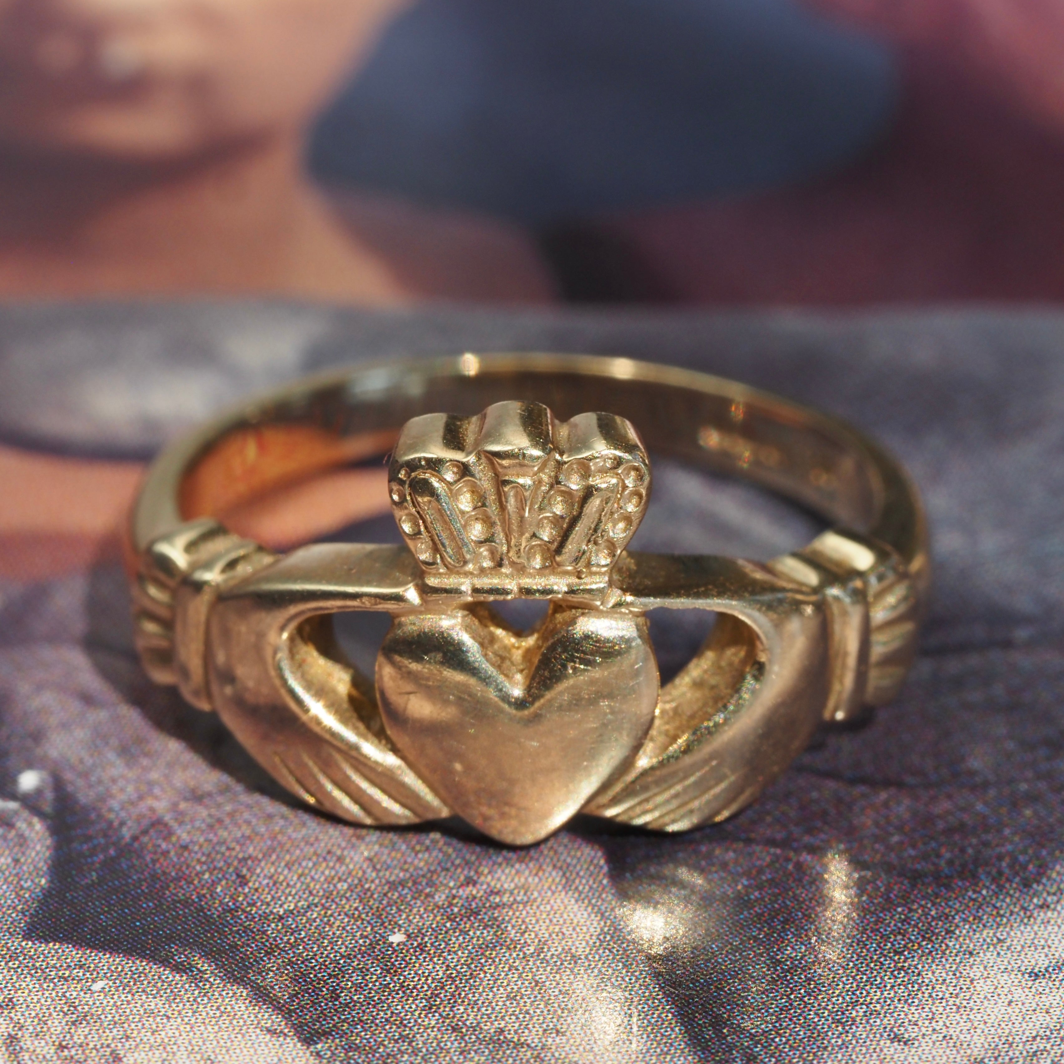 Vintage English Claddagh 10k Gold Ring